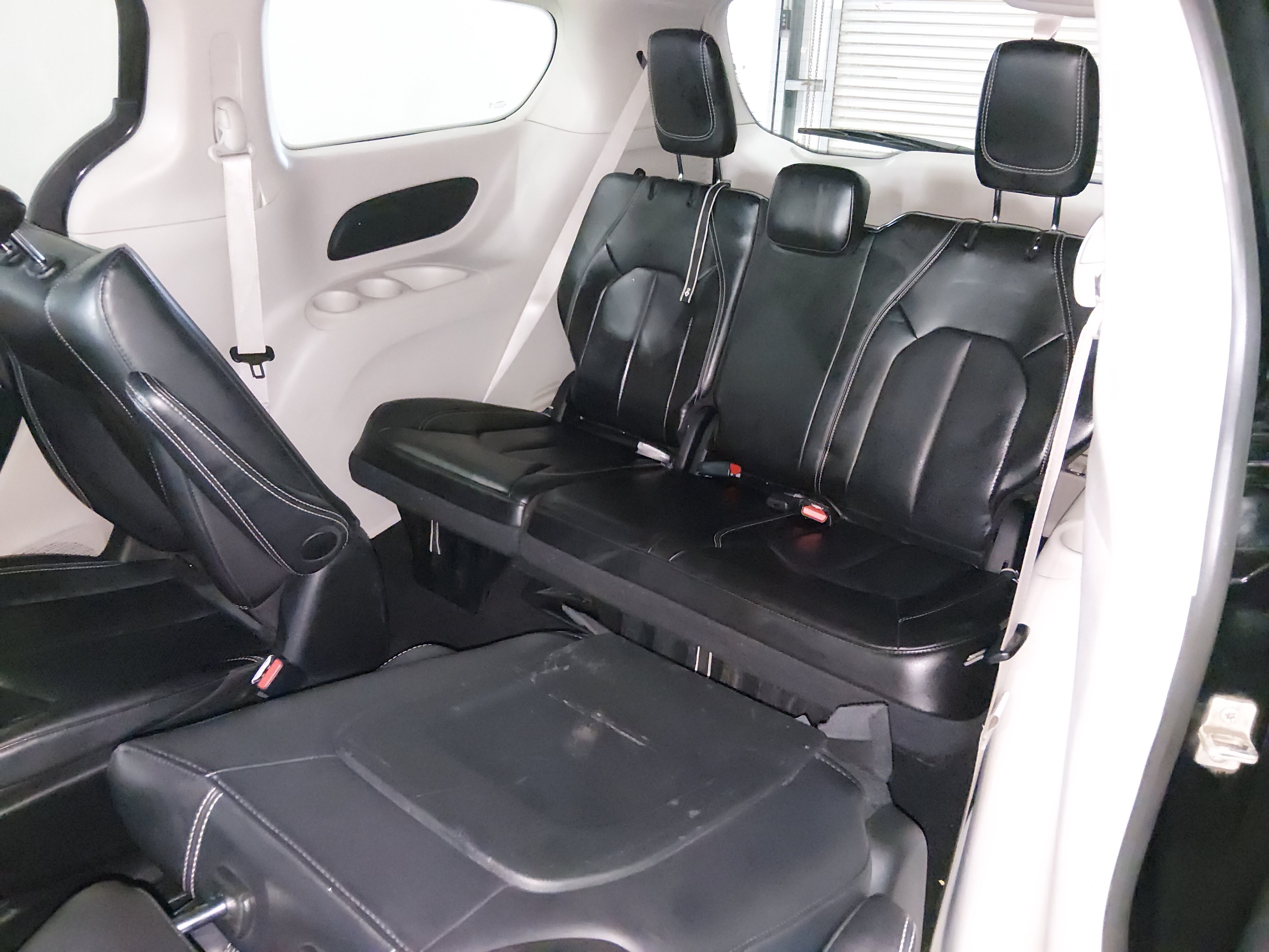 2024 Chrysler Pacifica PHEV Select - Photo 18