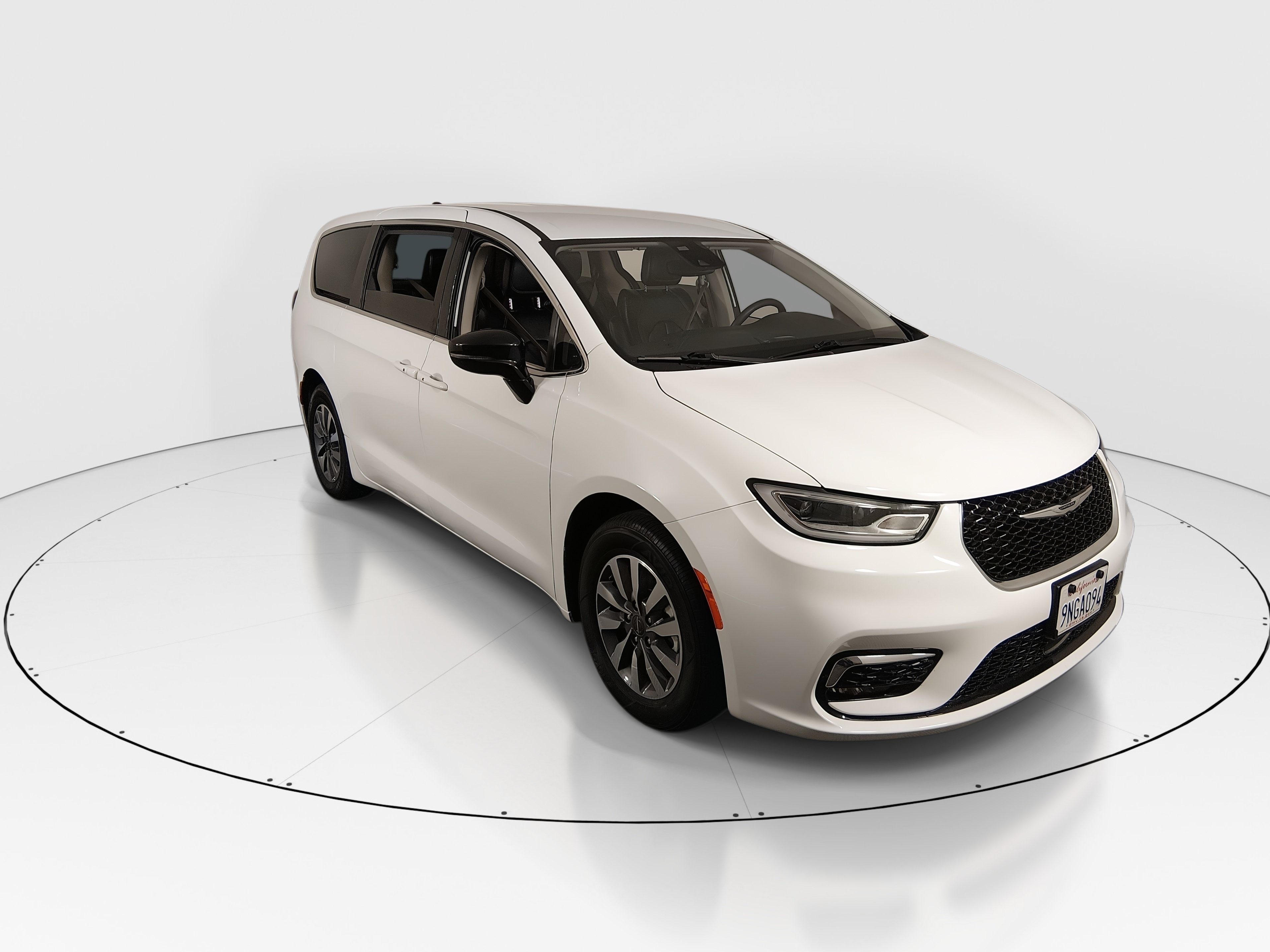 2024 Chrysler Pacifica PHEV