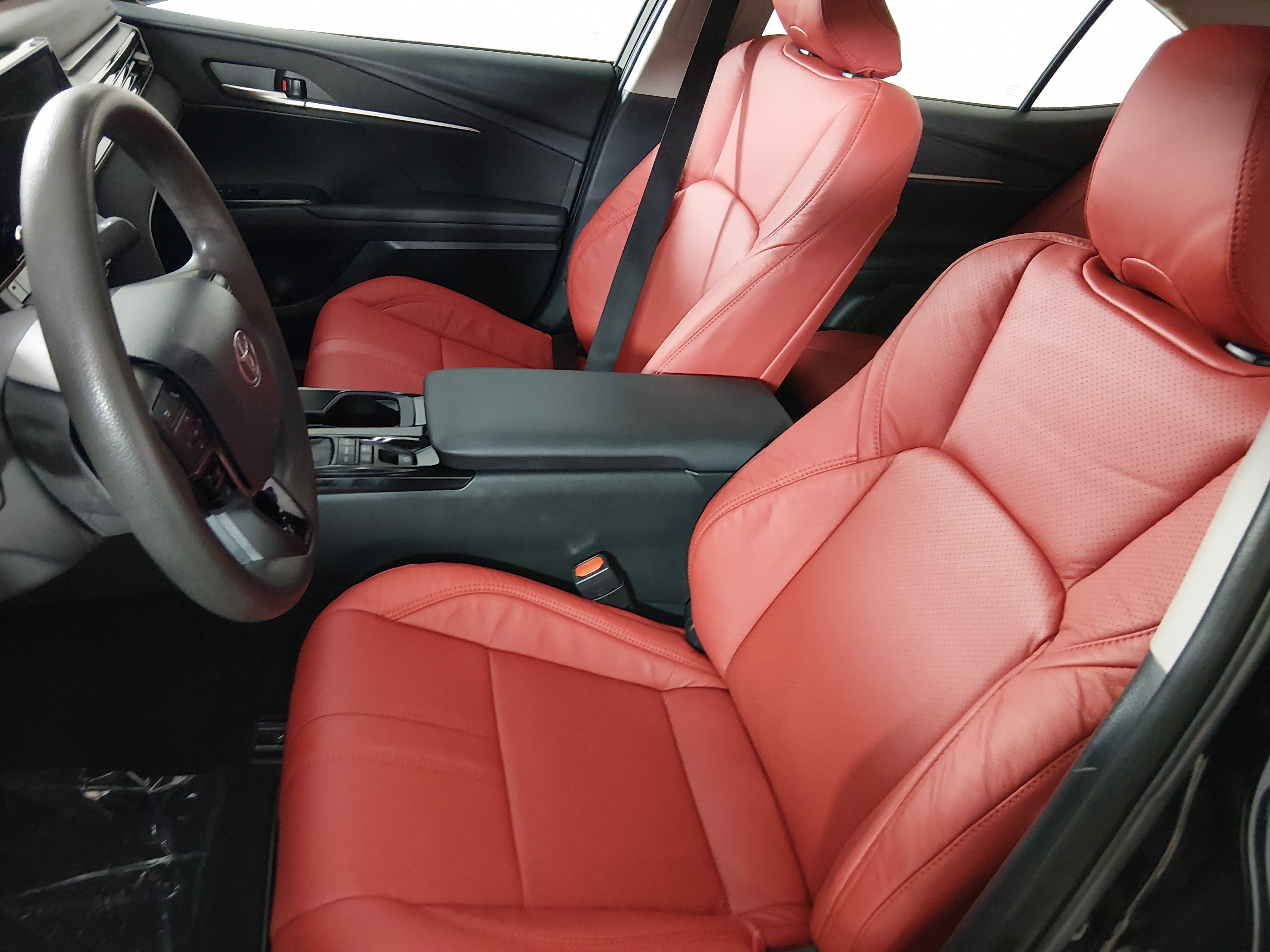 2025 Toyota Camry LE - Photo 18