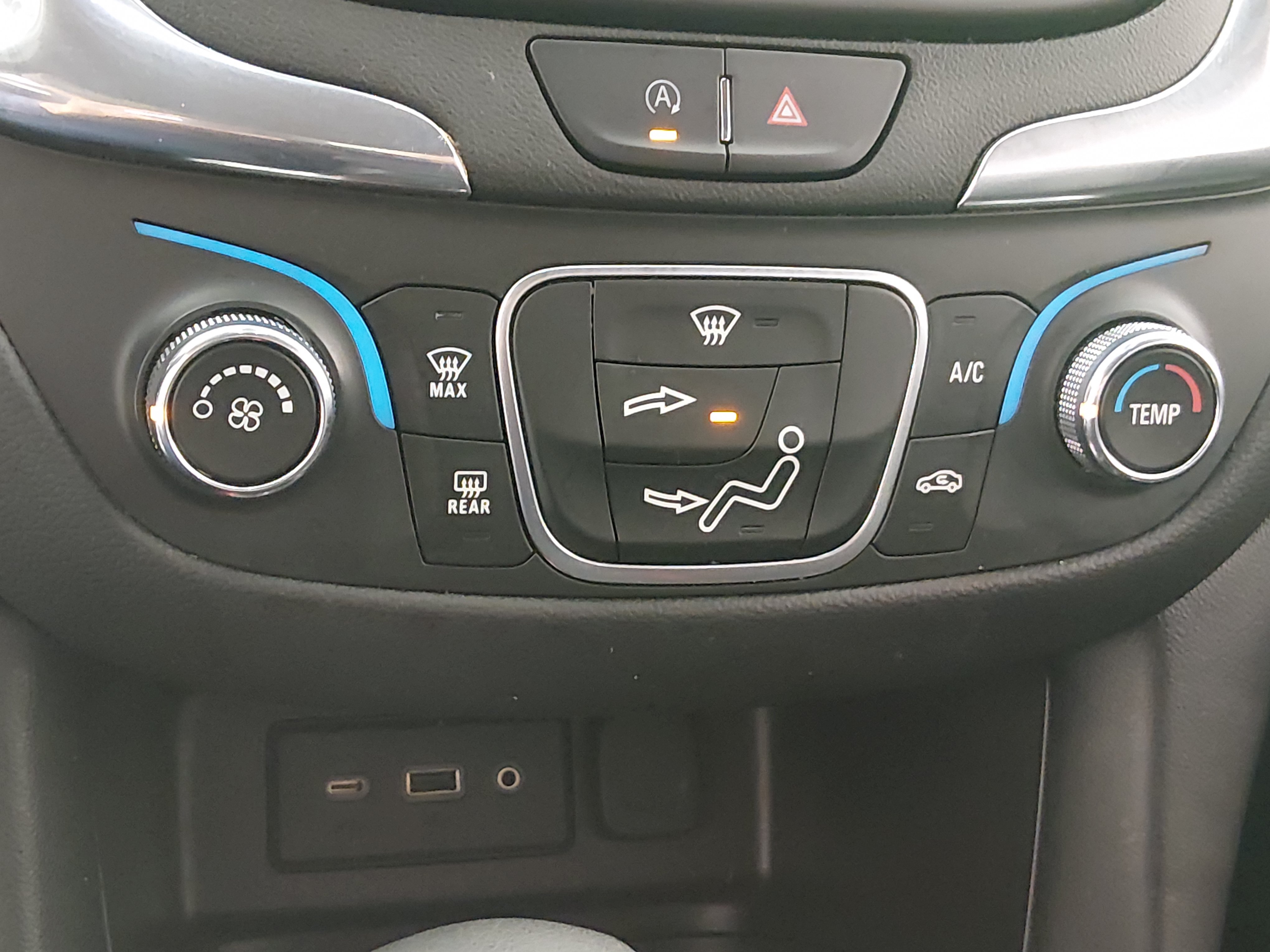 2023 Chevrolet Equinox LT - Photo 18