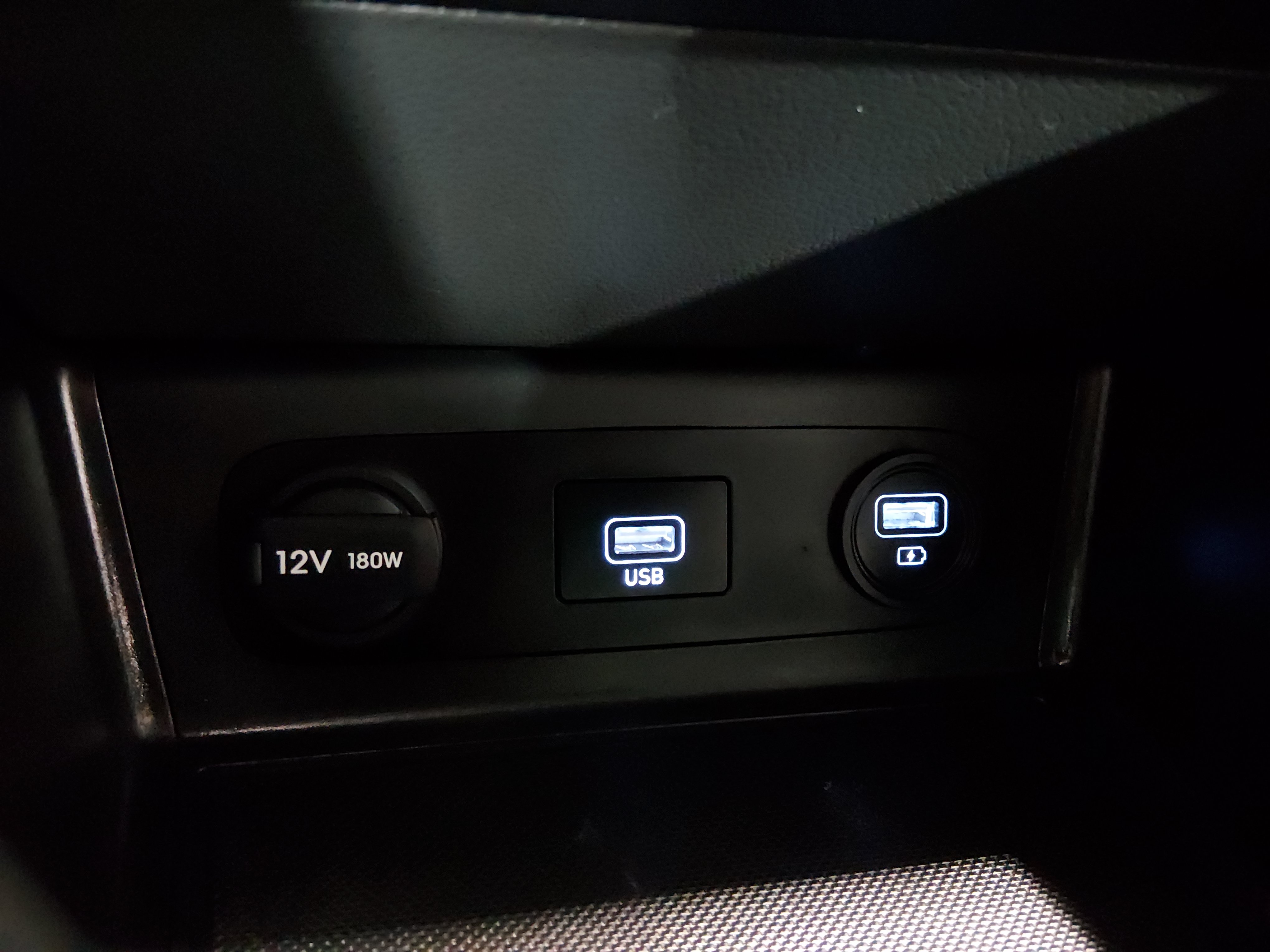 2023 Hyundai Sonata SE - Photo 18