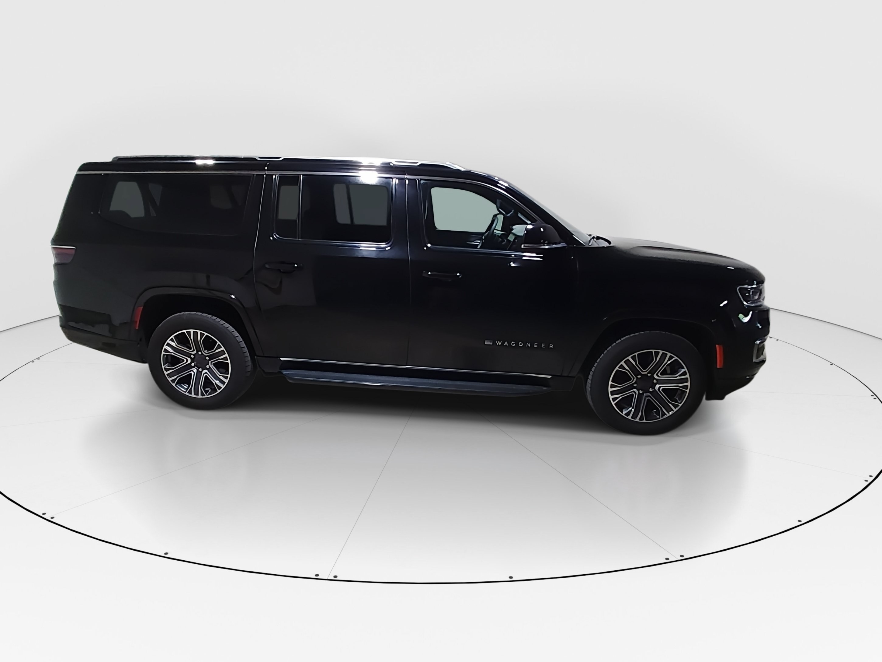 2024 Jeep Wagoneer L Series II - Photo 8