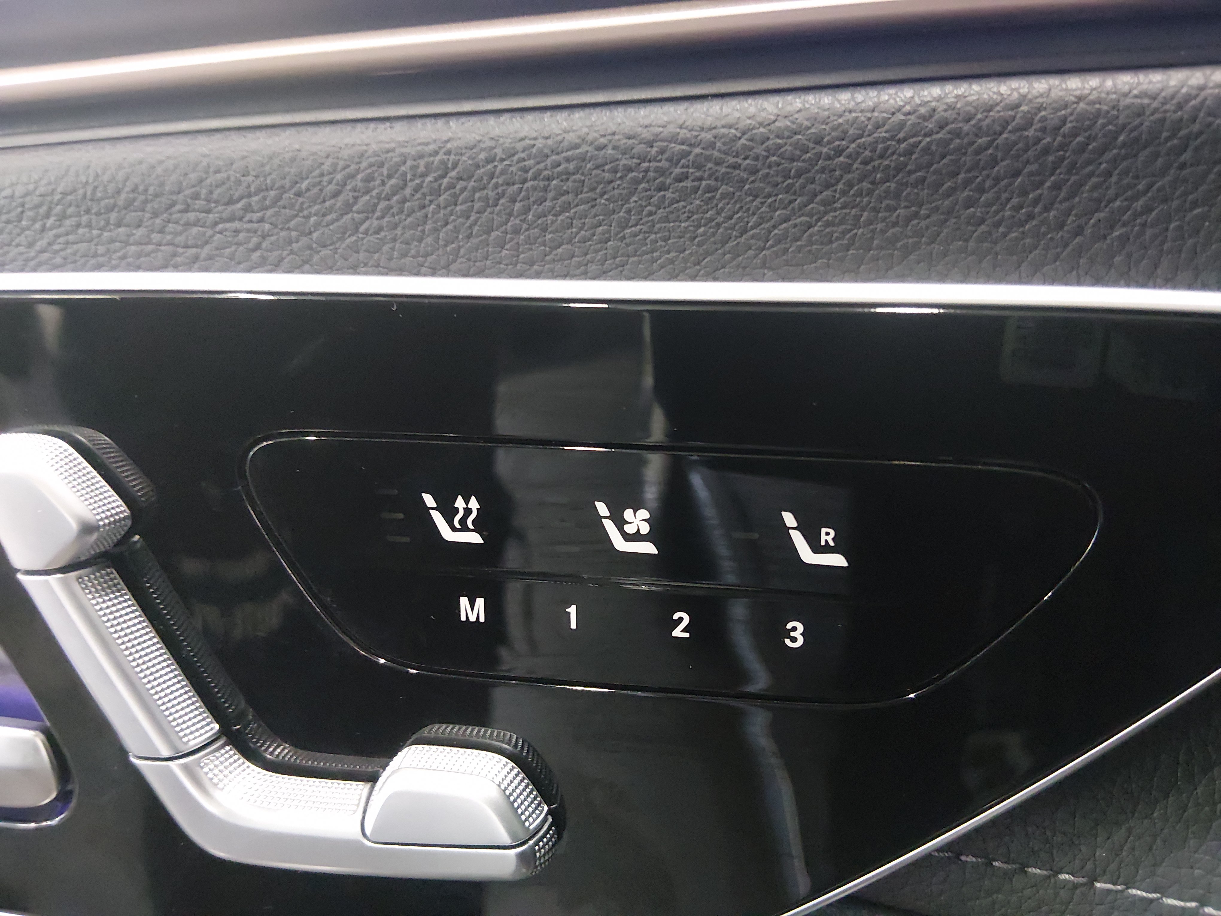 2023 Mercedes-Benz EQS SUV Base - Photo 18