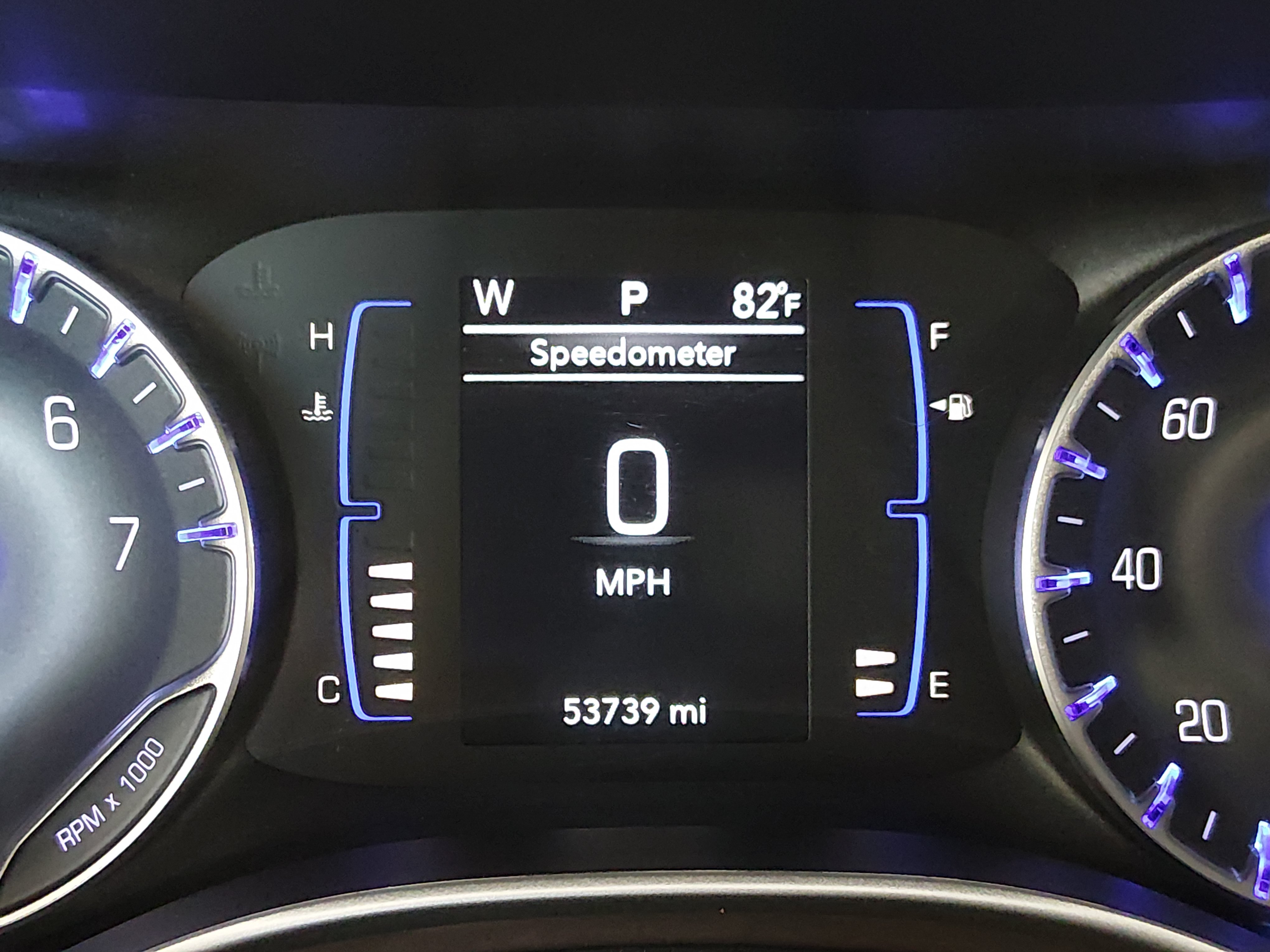 2022 Chrysler Voyager LX - Photo 14