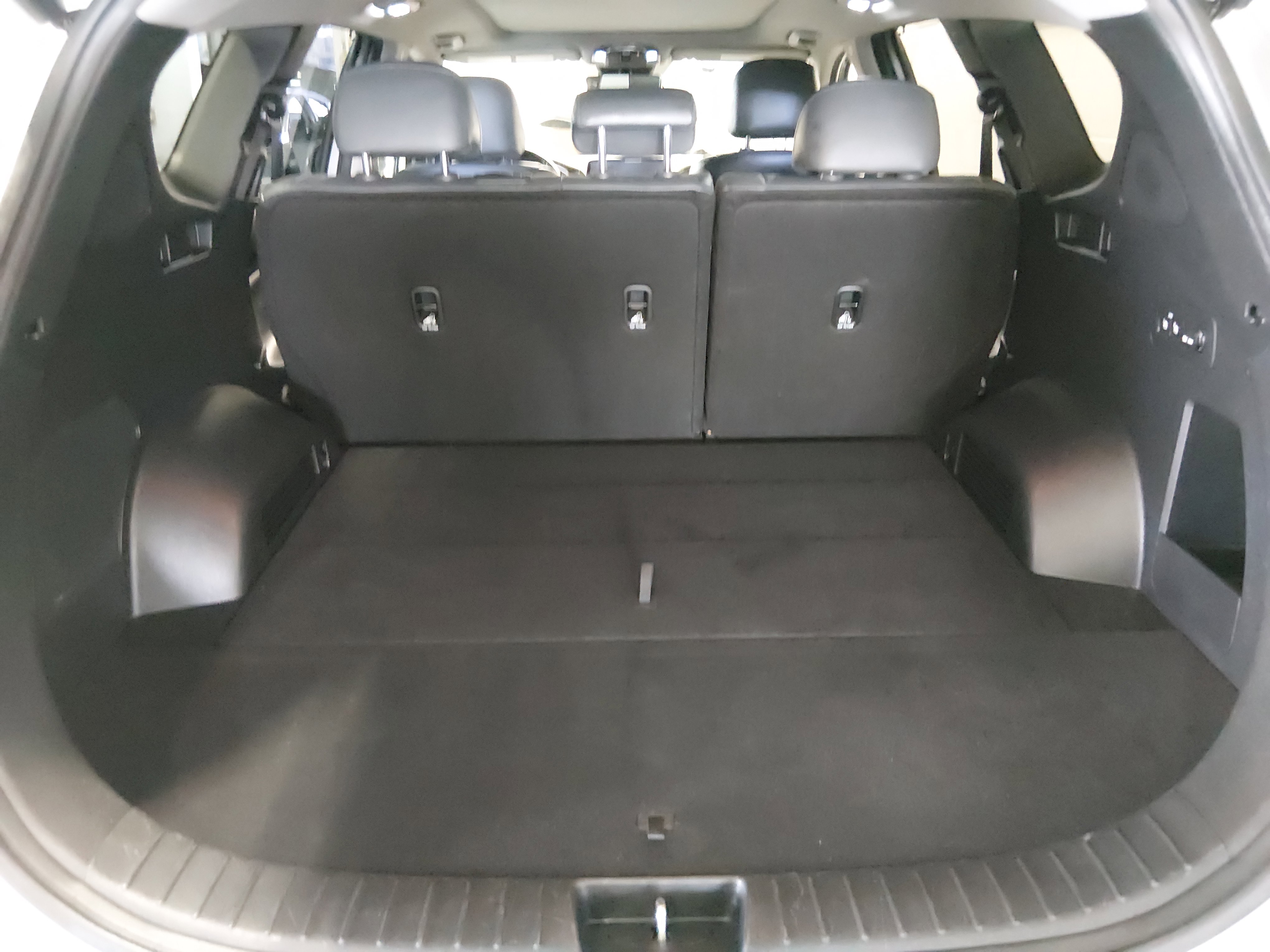 2023 Hyundai Santa Fe Limited - Photo 17