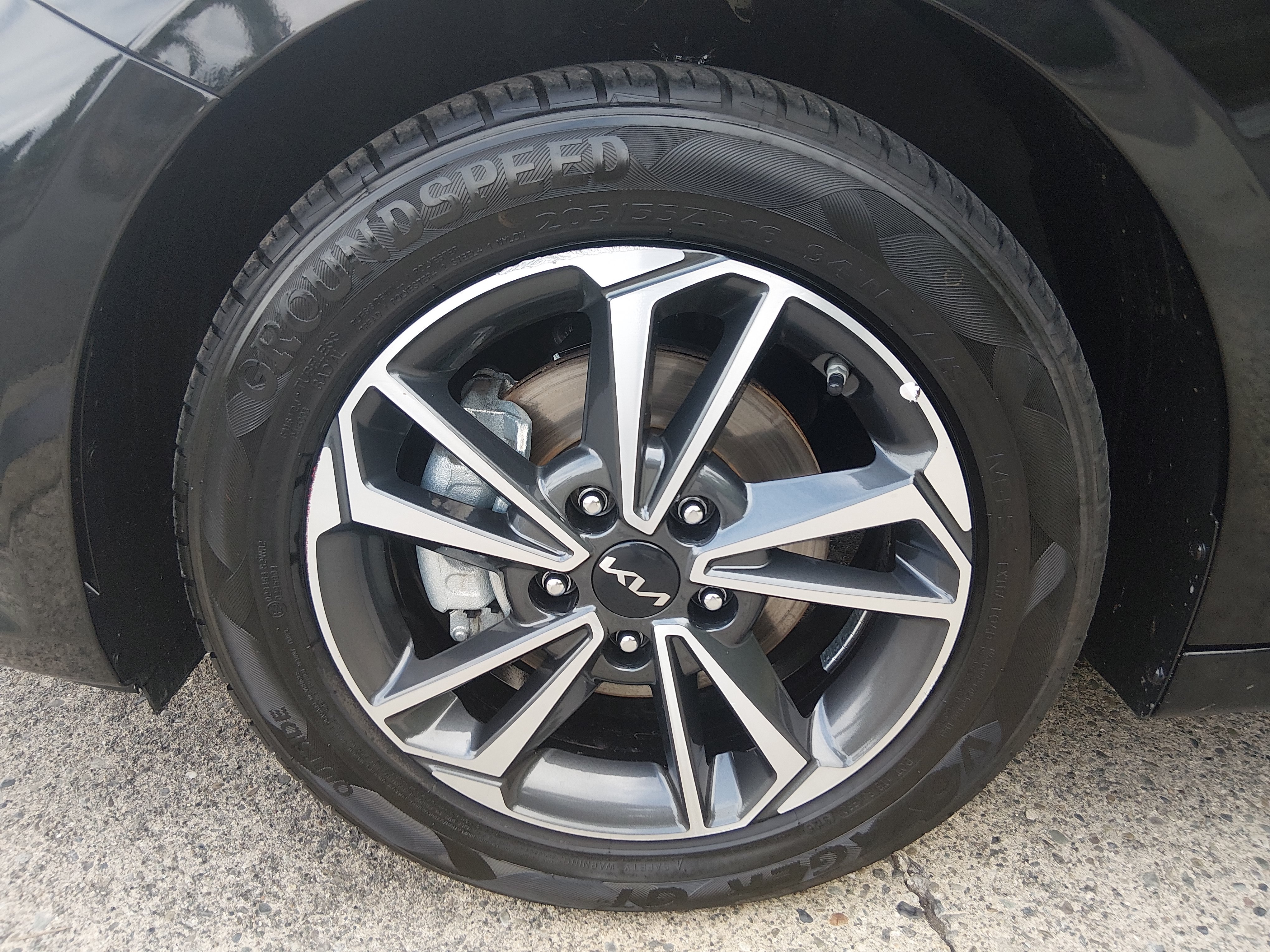 2024 Kia Forte LXS - Photo 10