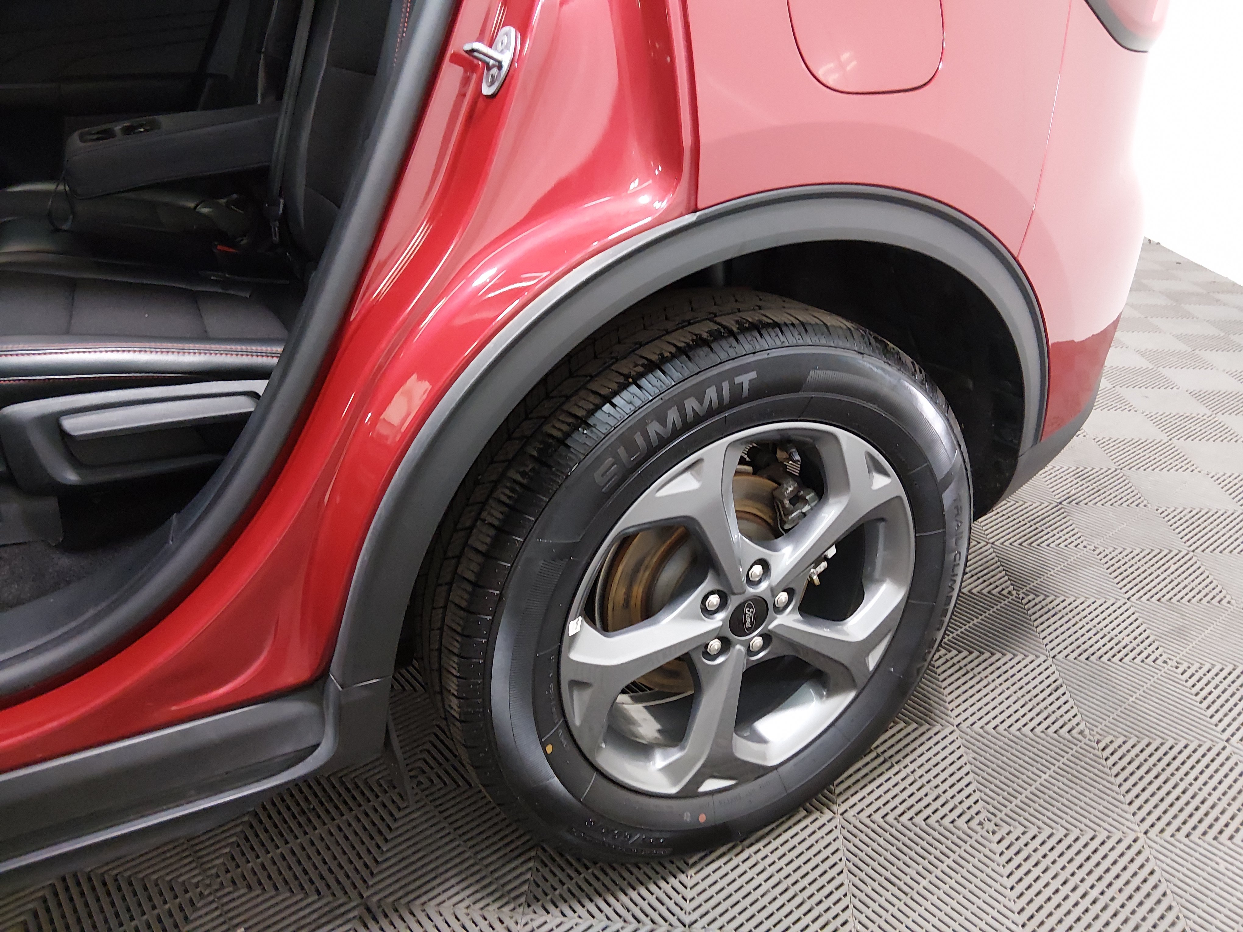 2025 Ford Escape ST-Line - Photo 10