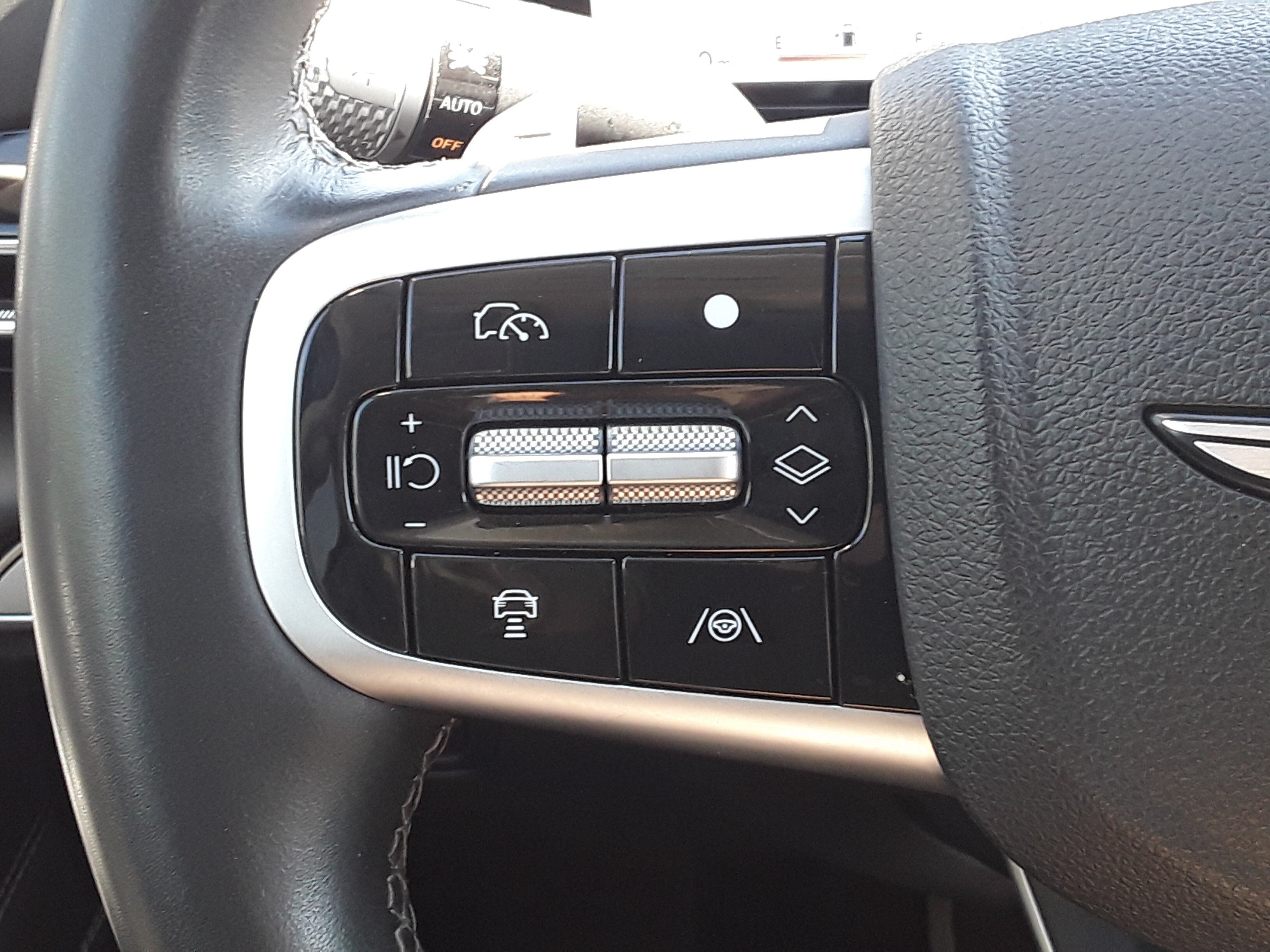 2025 GENESIS GV80 Standard - Photo 16