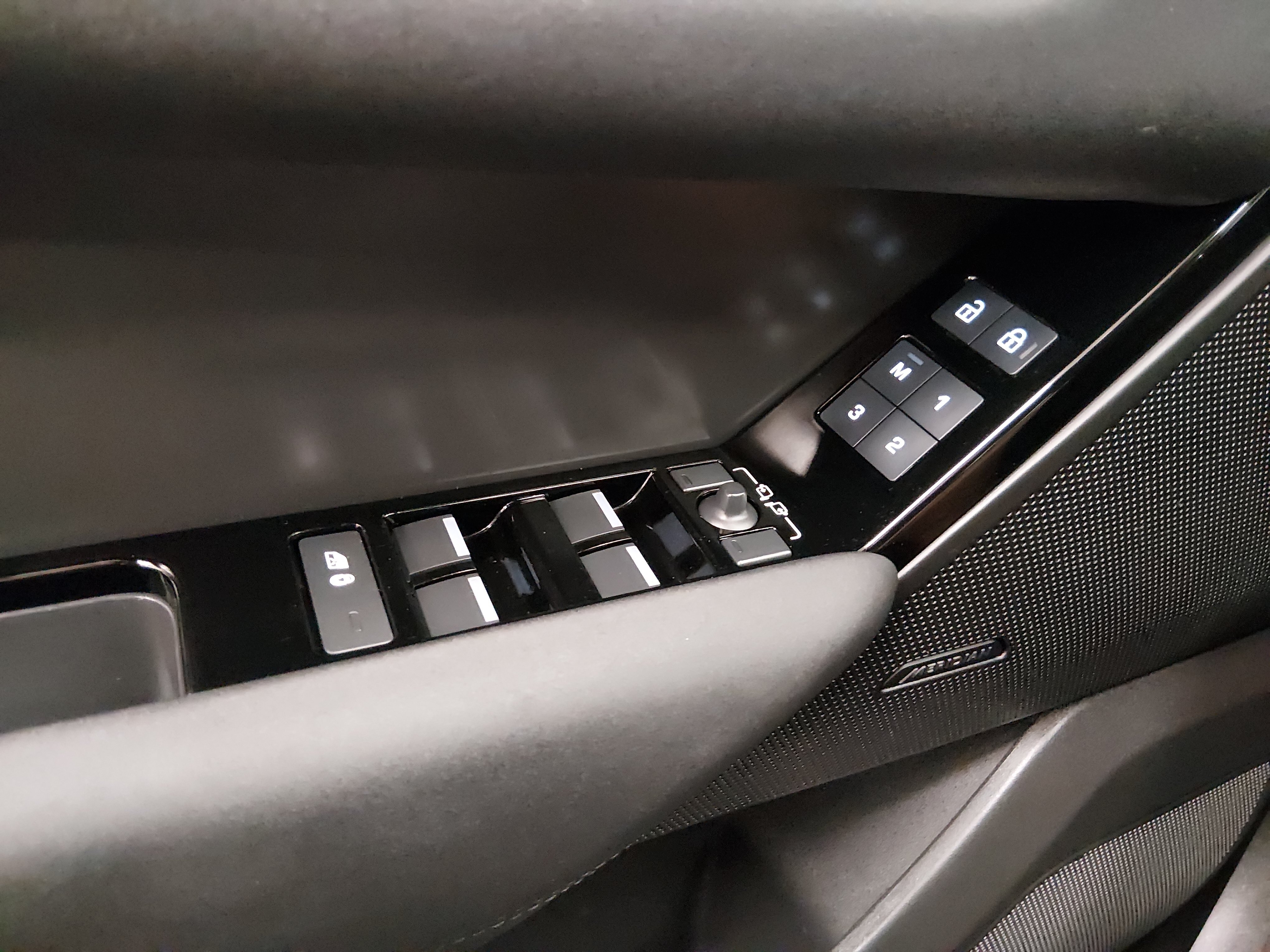 2025 Land Rover Range Rover Velar Dynamic SE - Photo 13