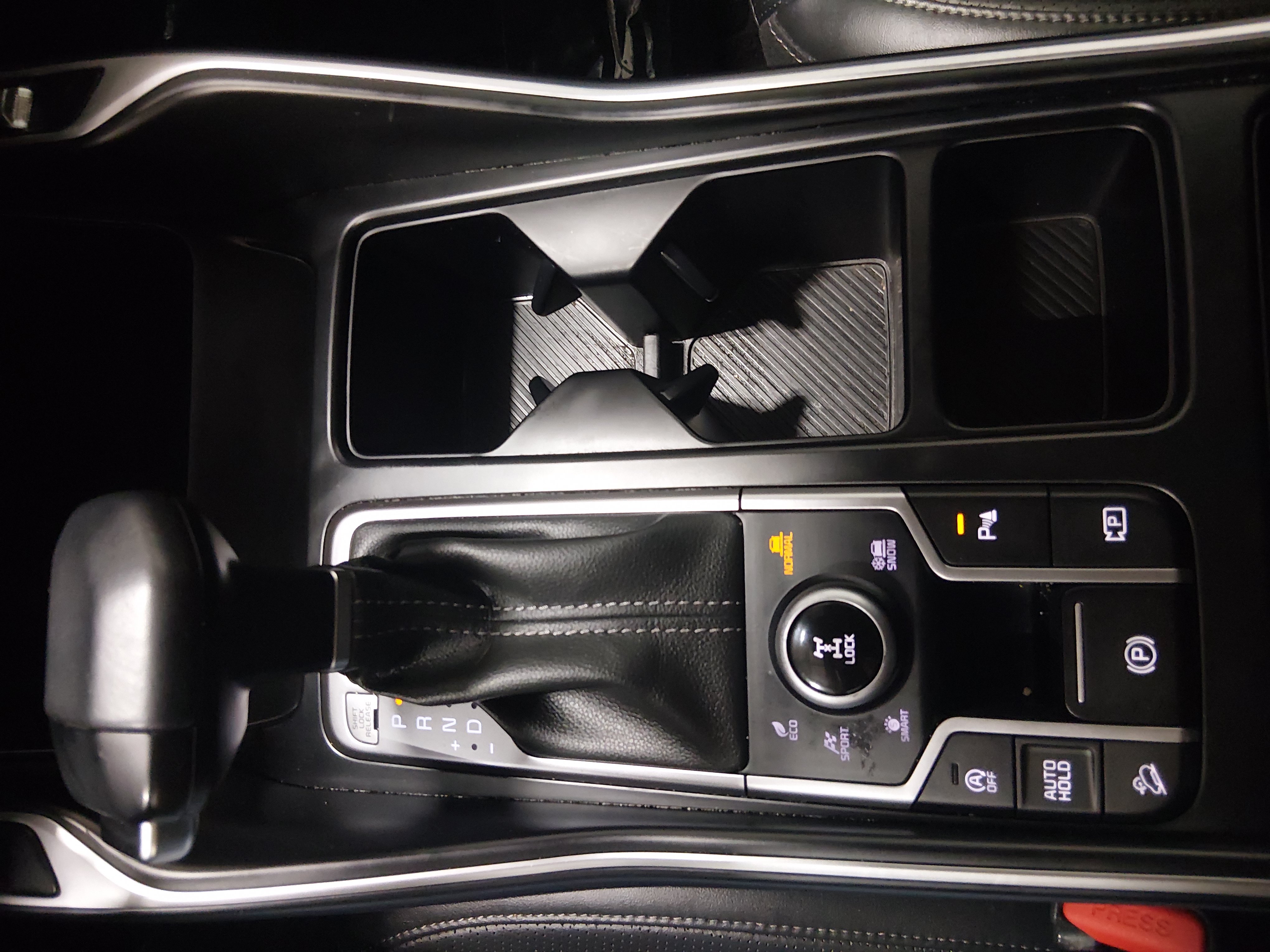 2024 Kia Sorento S - Photo 13