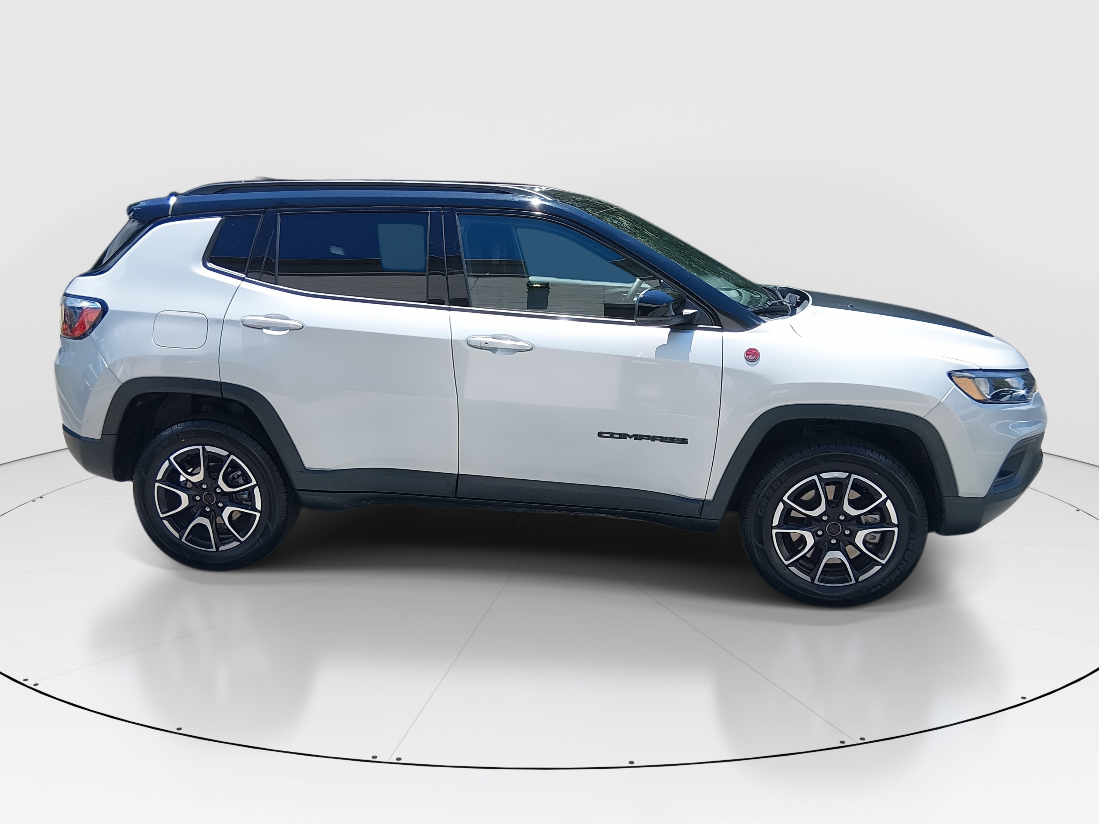 2025 Jeep Compass Trailhawk - Photo 8