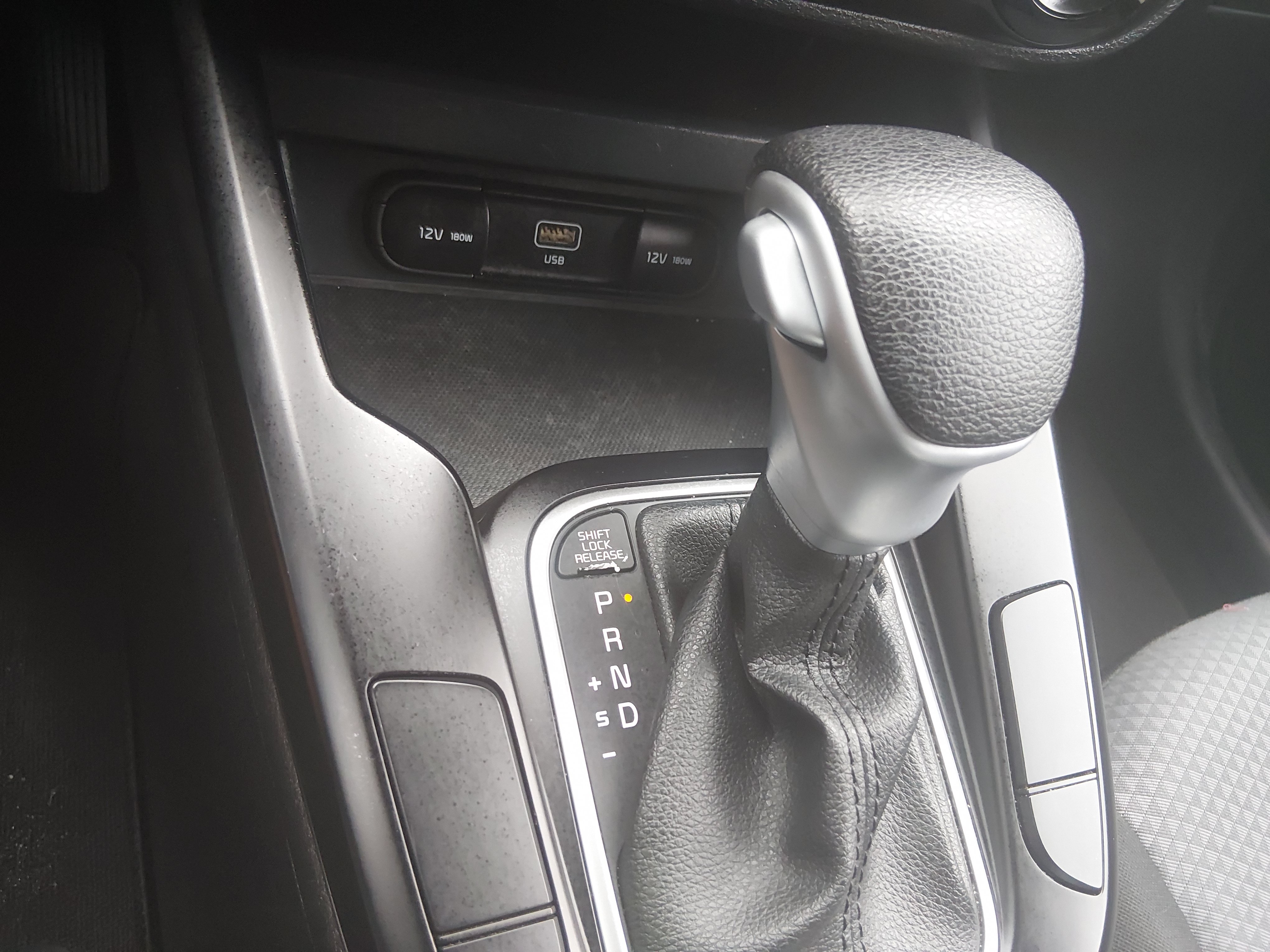 2024 Kia Soul LX - Photo 13