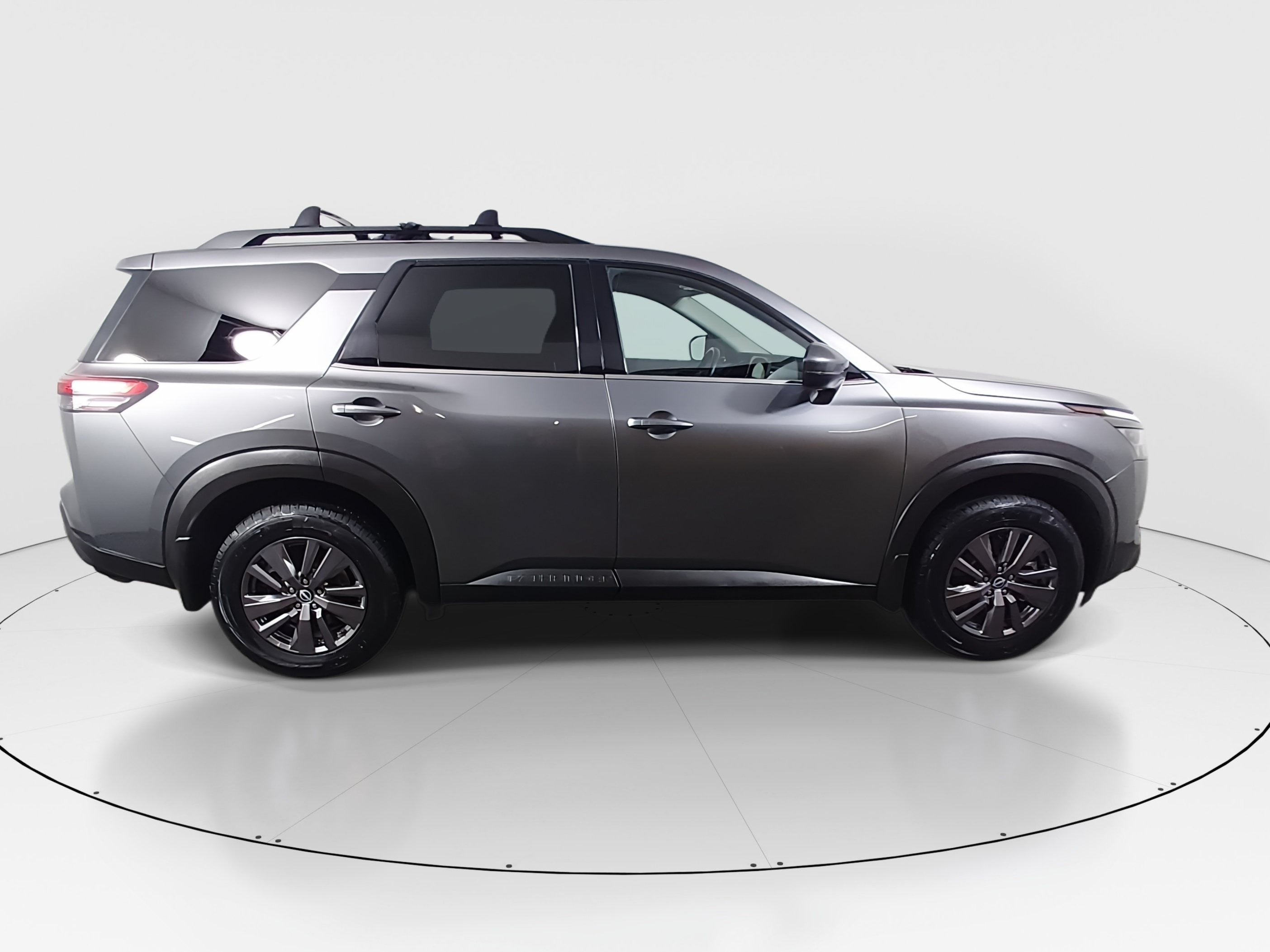 2024 Nissan Pathfinder SV - Photo 8