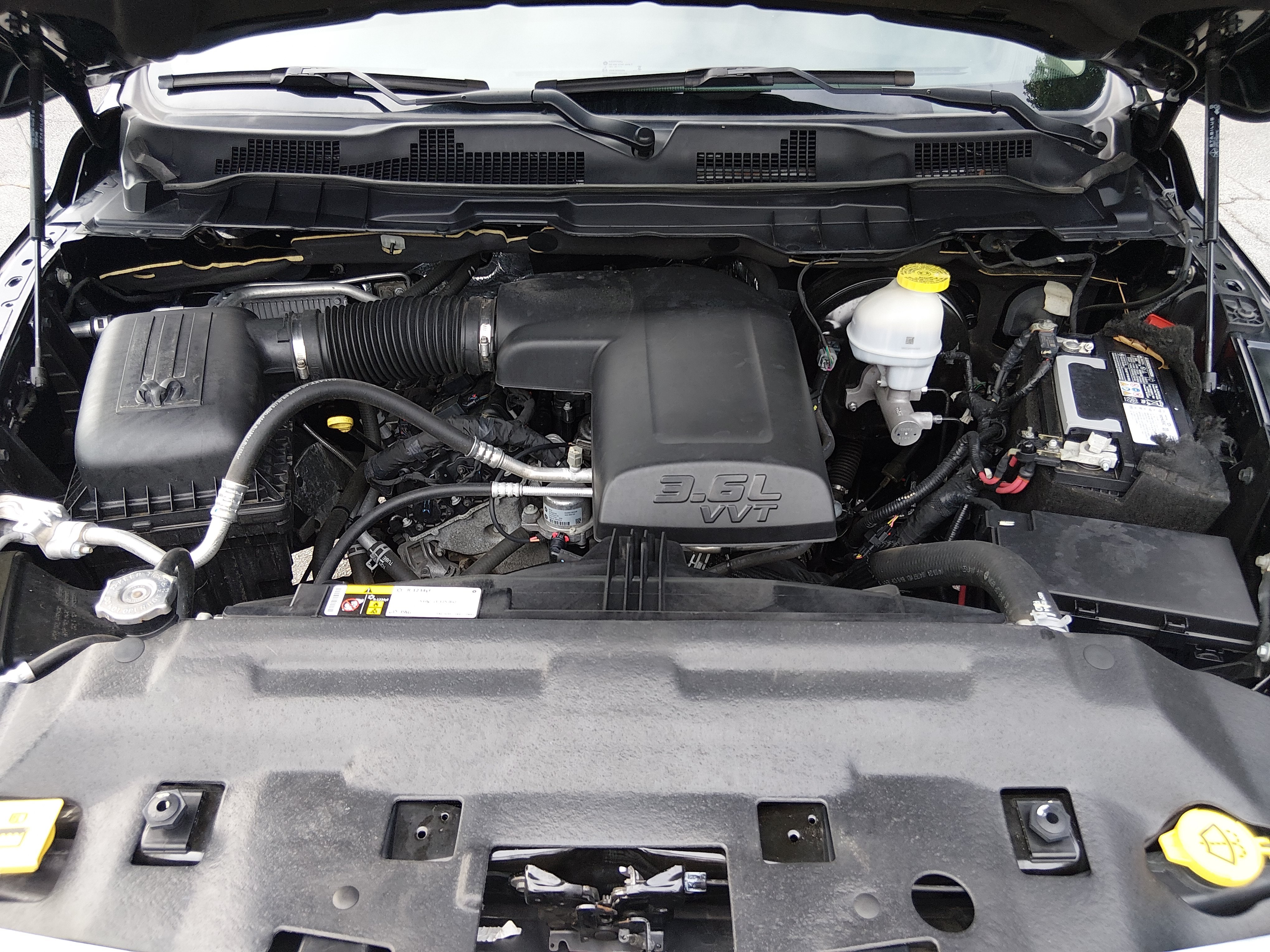 2024 RAM Ram 1500 Classic SLT - Photo 9
