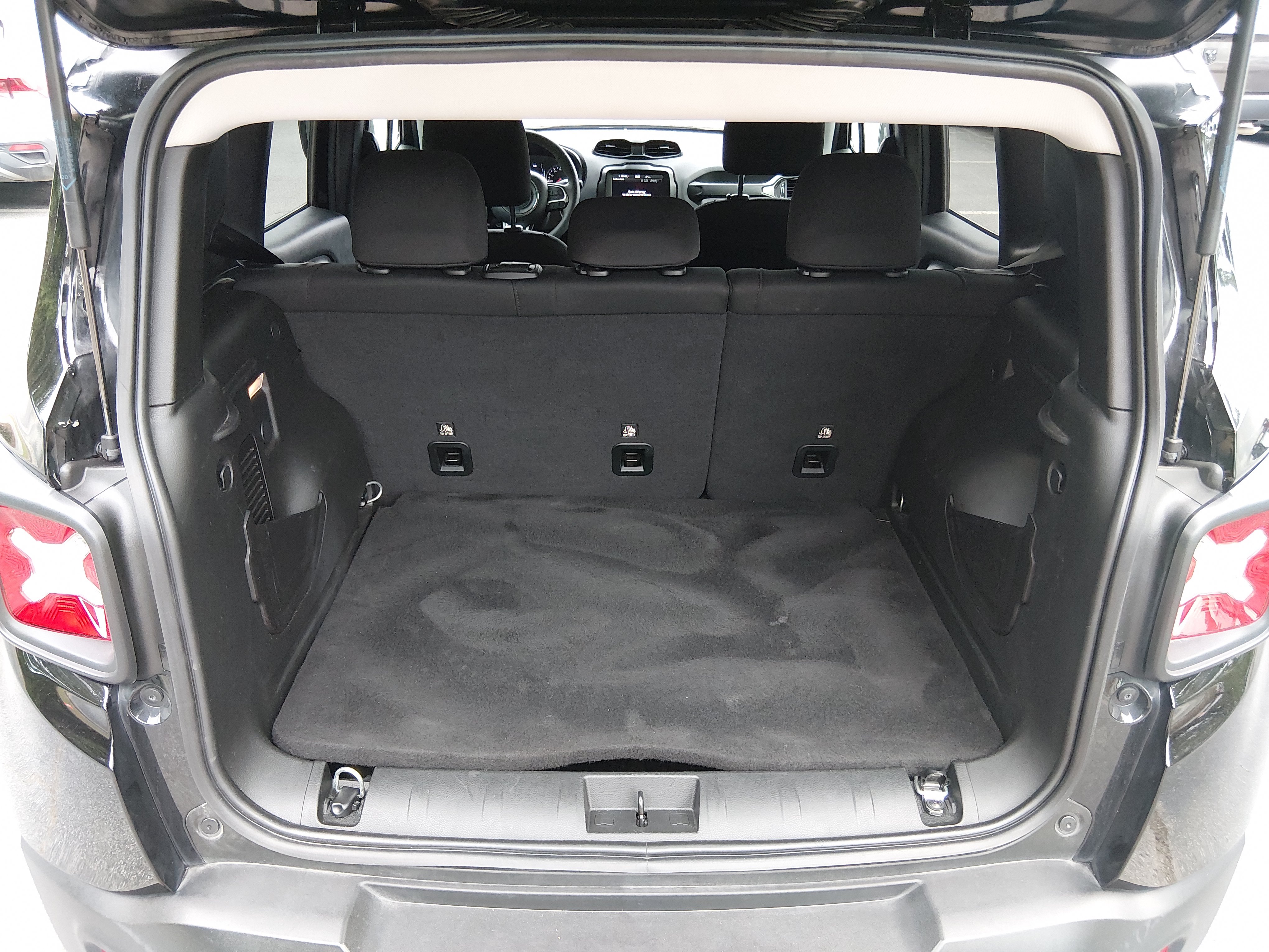2023 Jeep Renegade Latitude - Photo 11