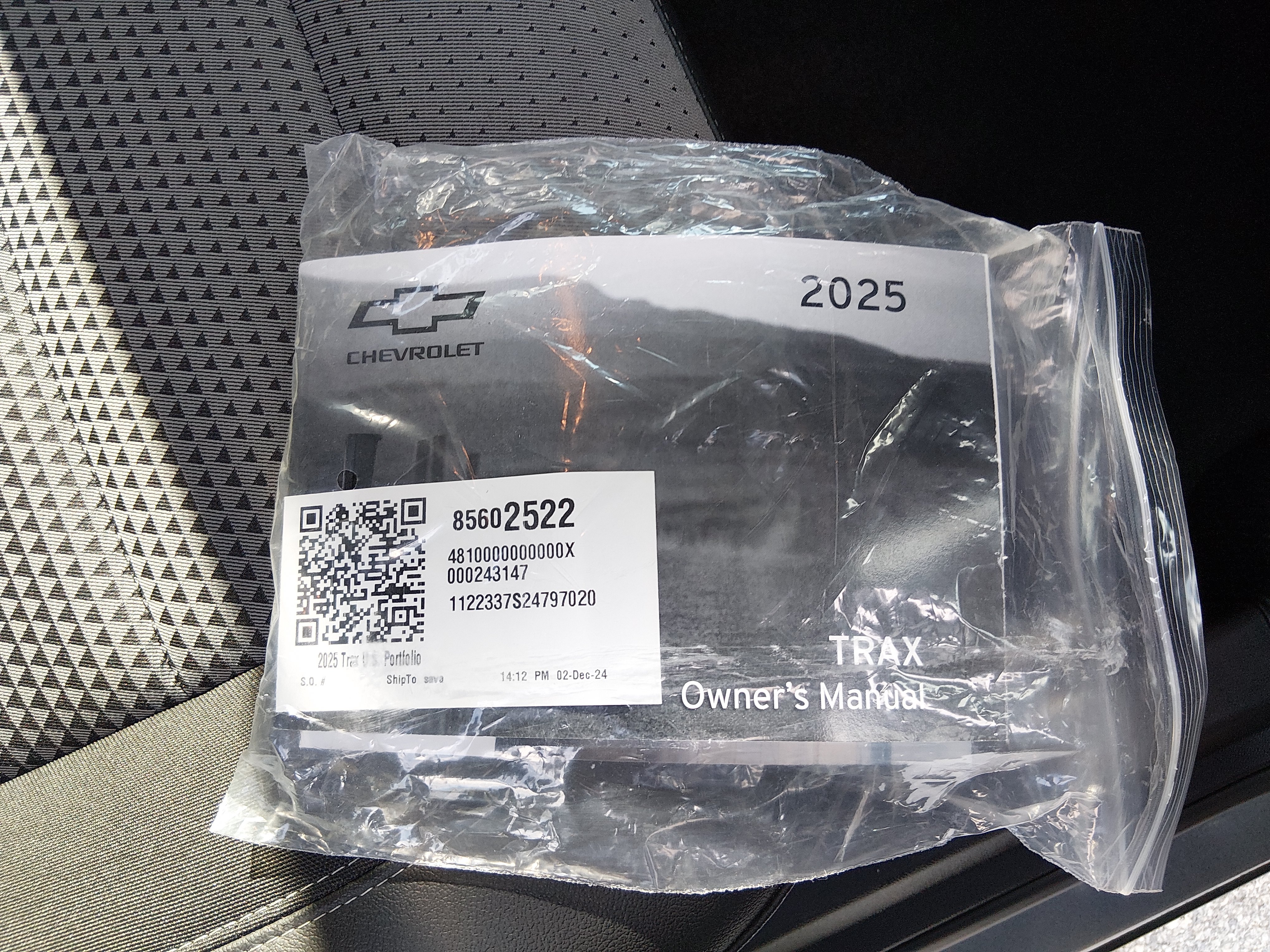2025 Chevrolet Trax LT - Photo 18