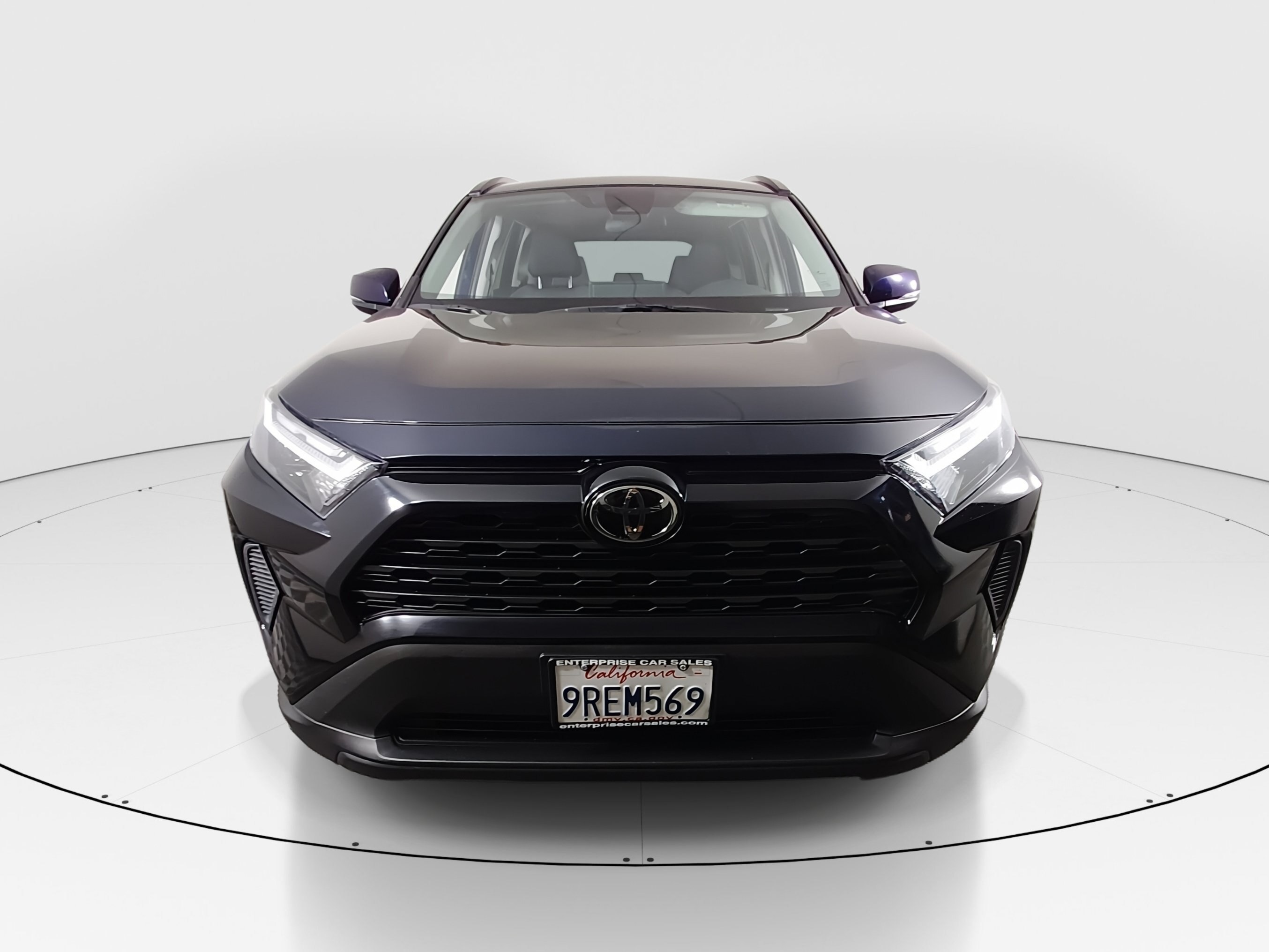2025 Toyota RAV4 XLE - Photo 2