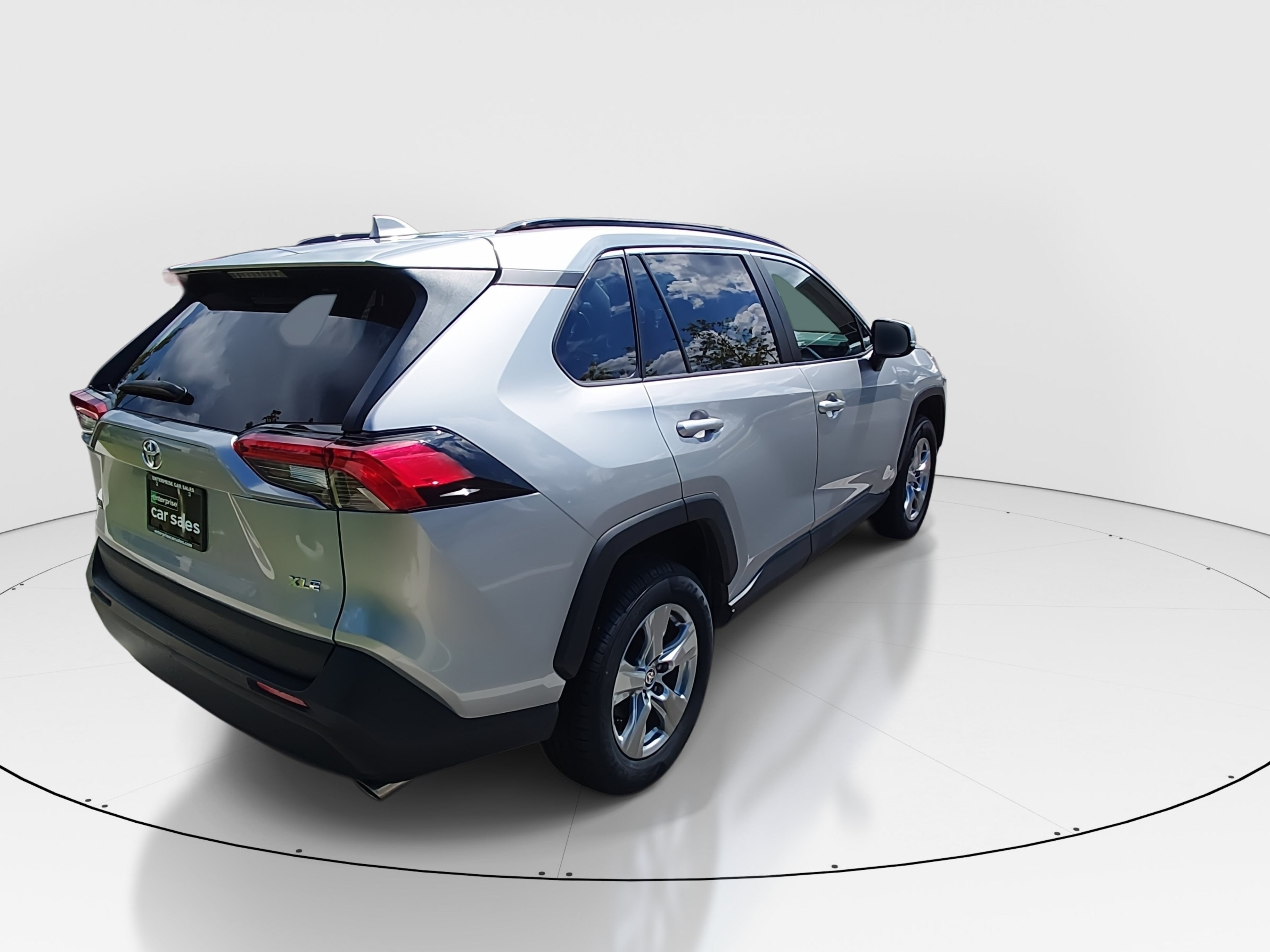 2024 Toyota RAV4 XLE - Photo 7