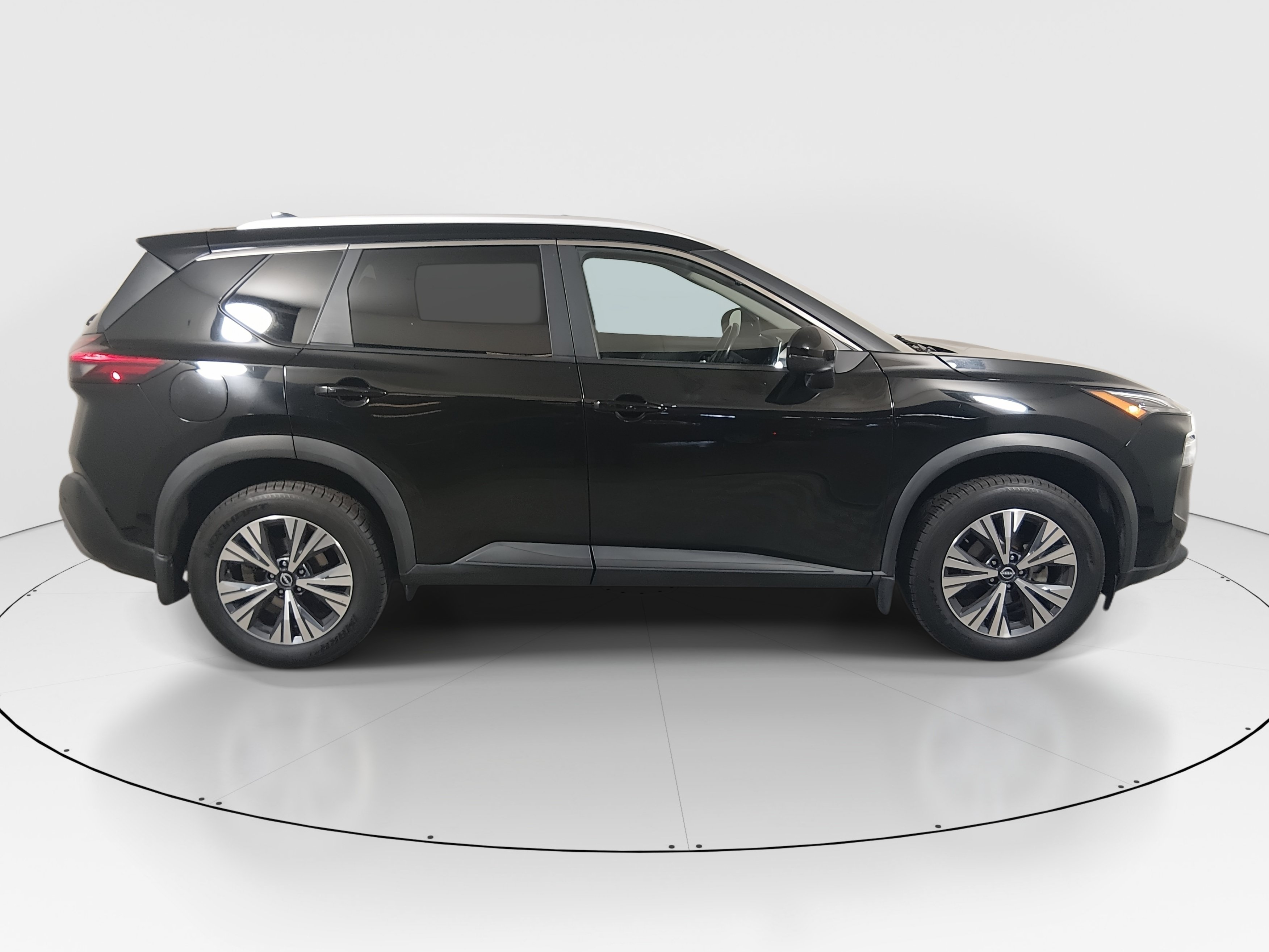 2022 Nissan Rogue SV - Photo 8