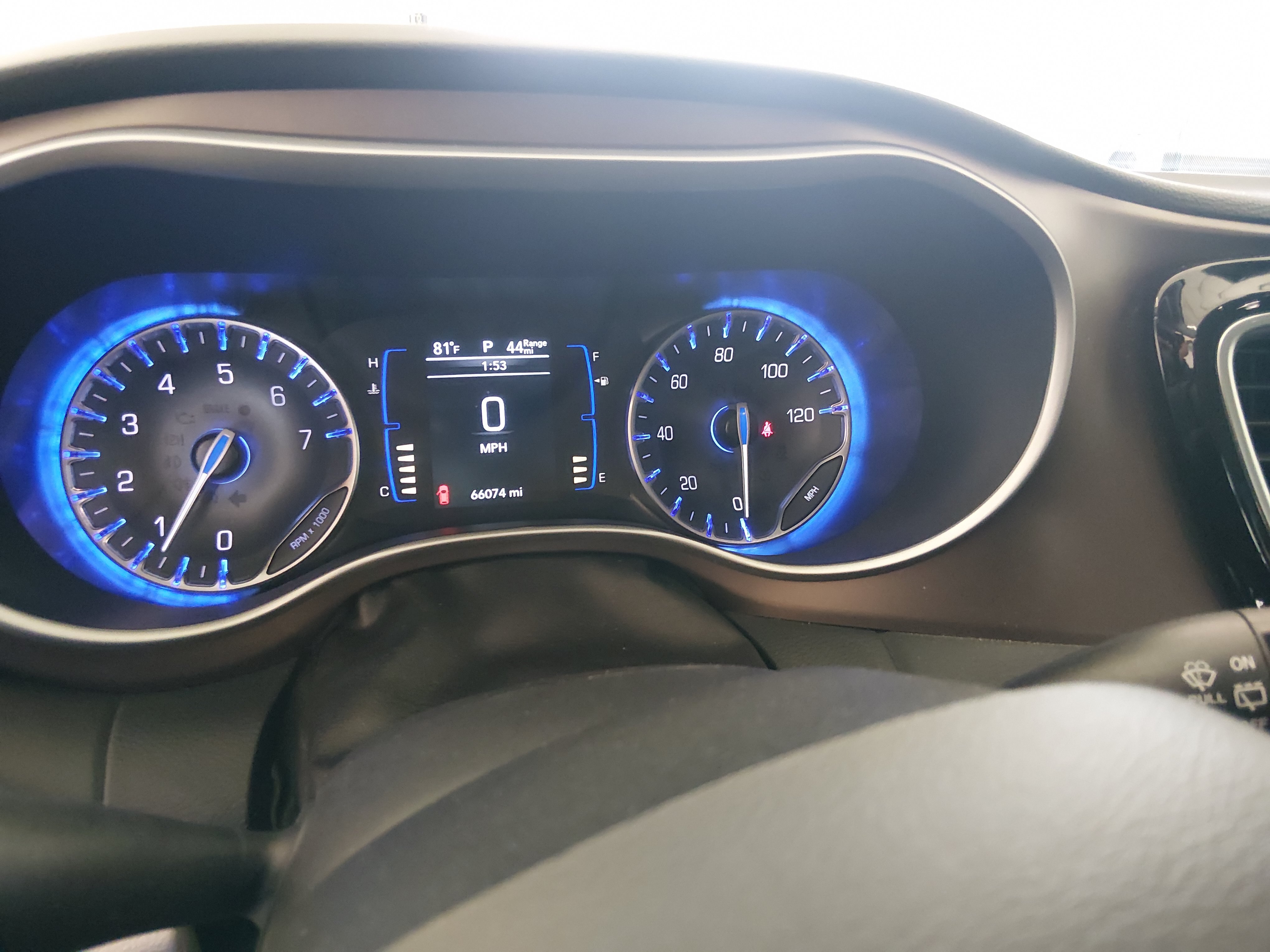 2023 Chrysler Voyager LX - Photo 14