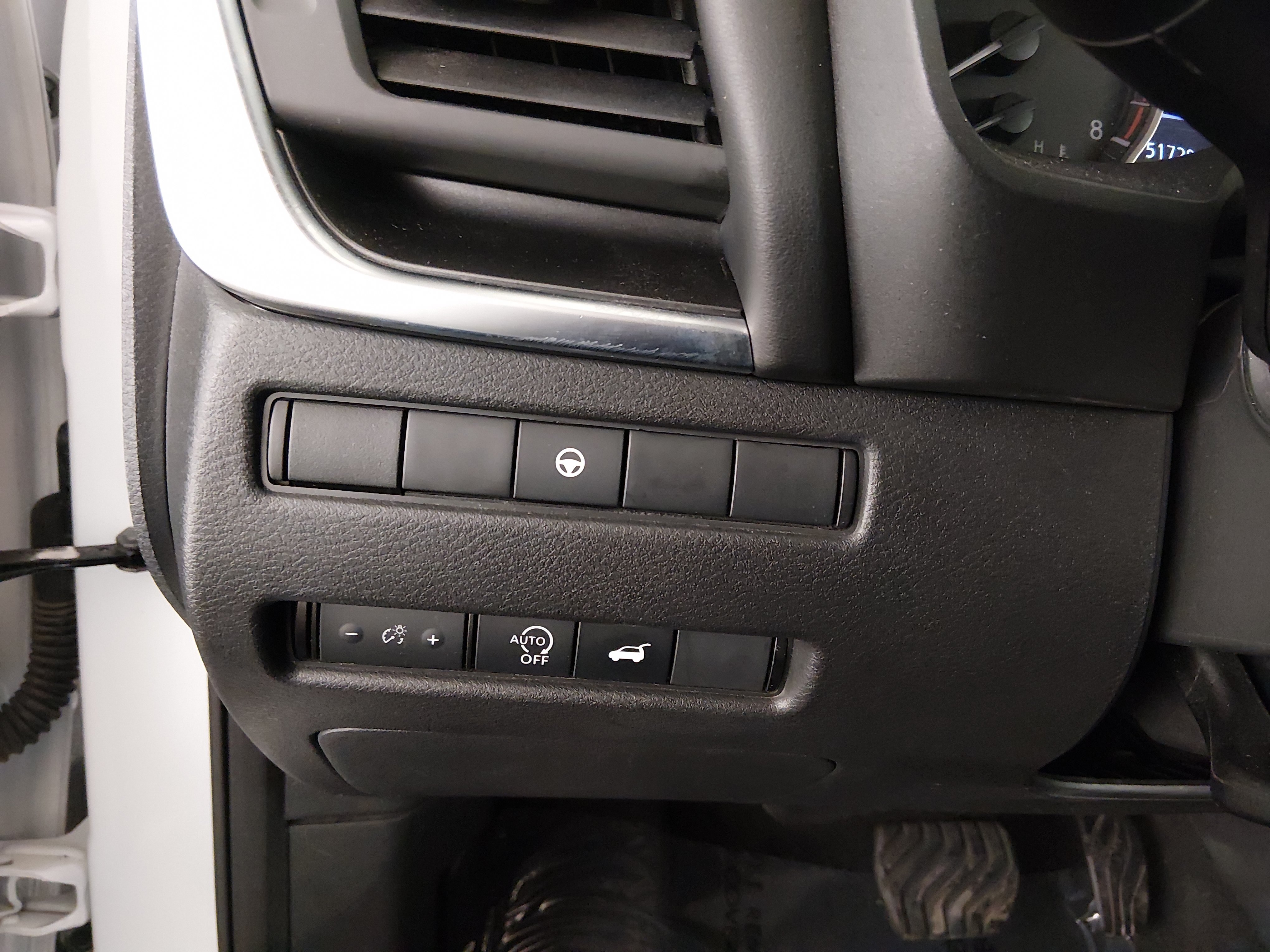 2024 Nissan Rogue SV - Photo 13