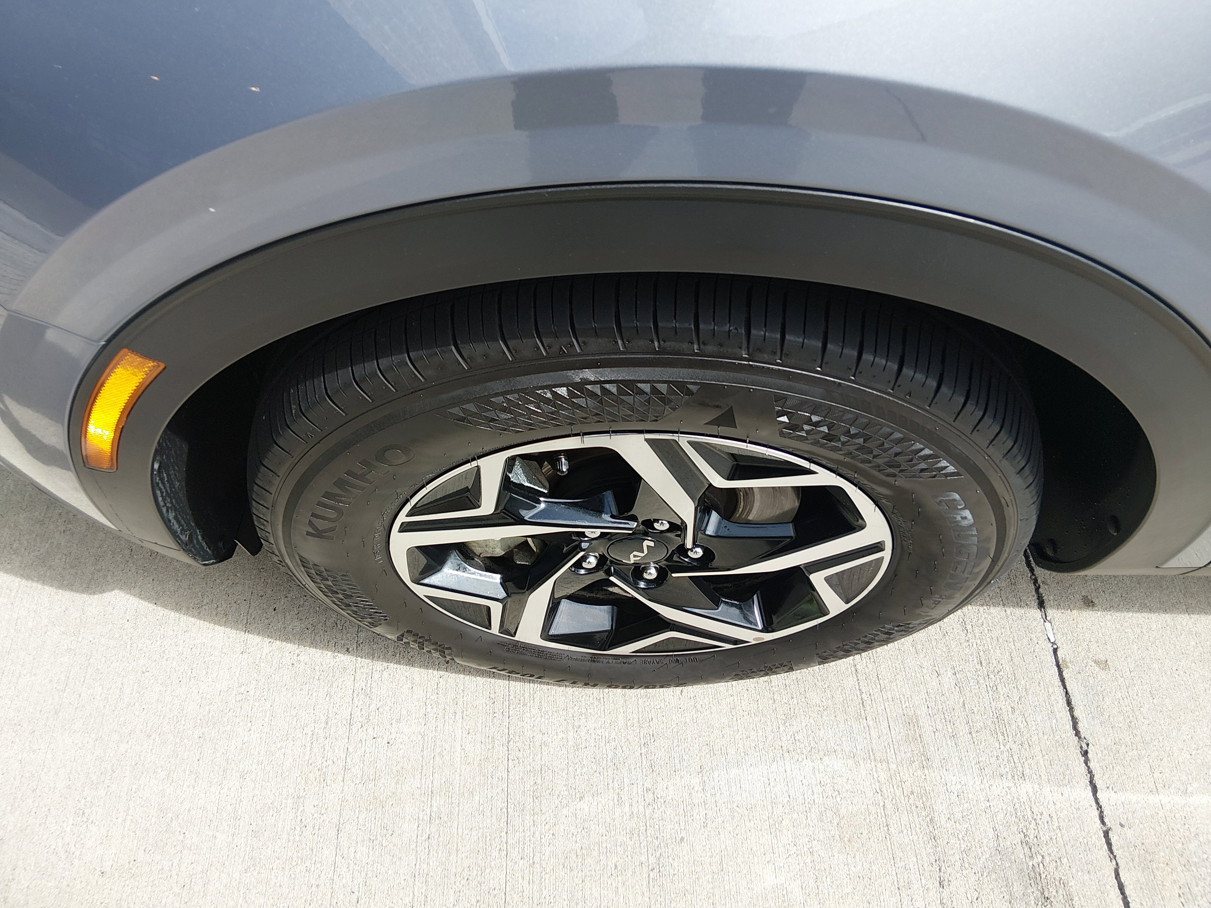 2025 Kia Sportage LX - Photo 10