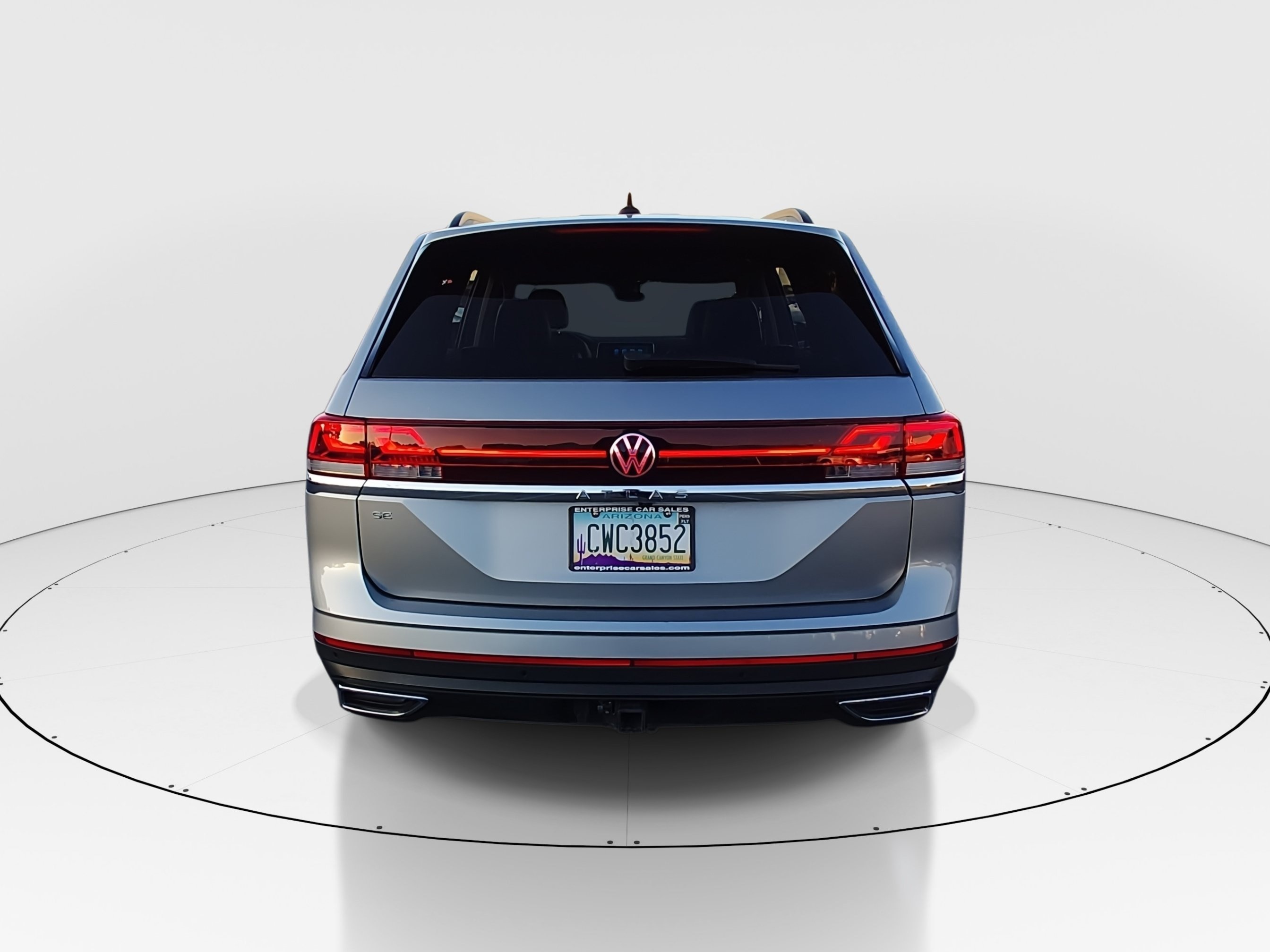 2024 Volkswagen Atlas SE w/Tech - Photo 6
