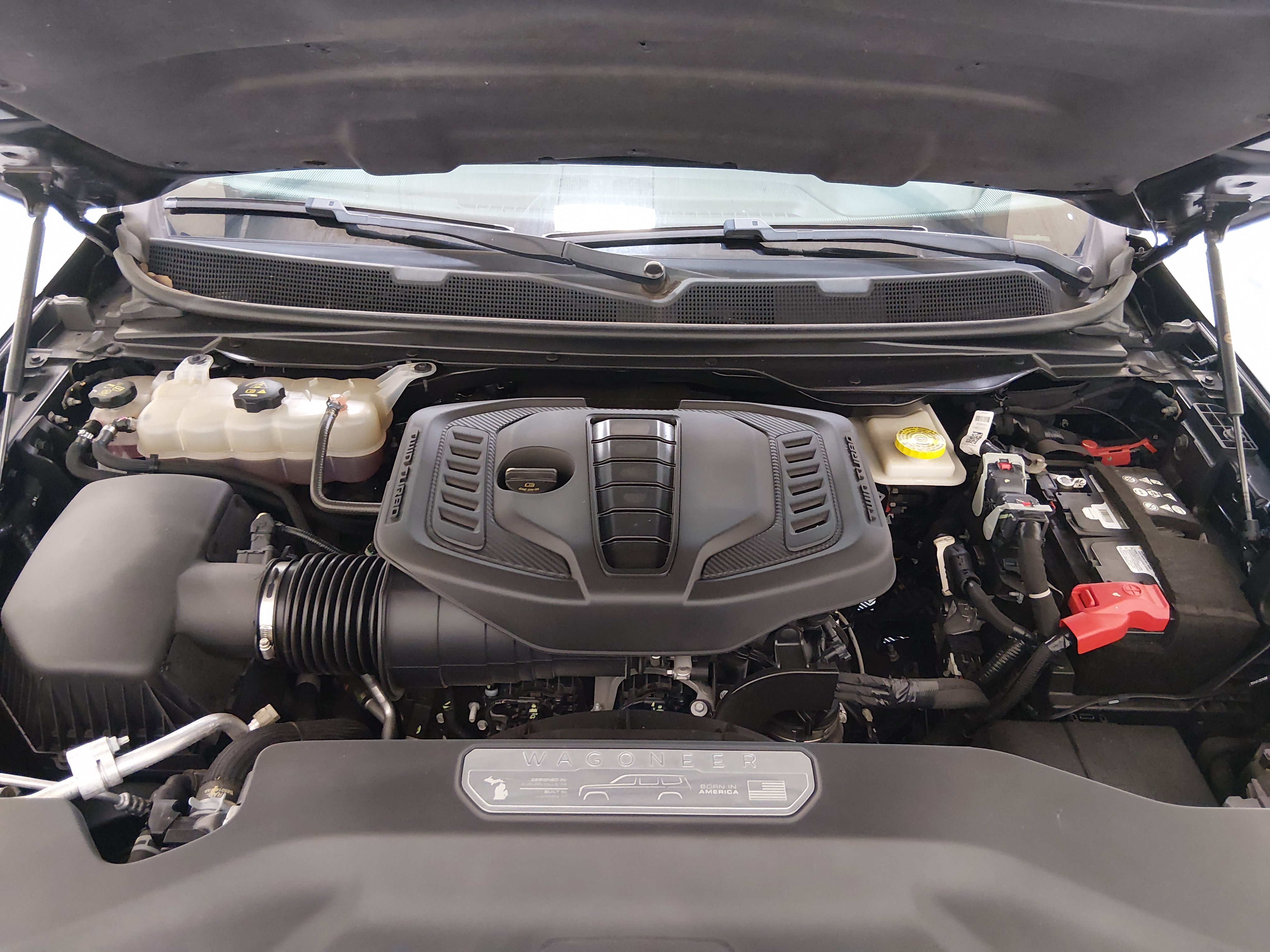 2023 Jeep Wagoneer L Series III - Photo 9