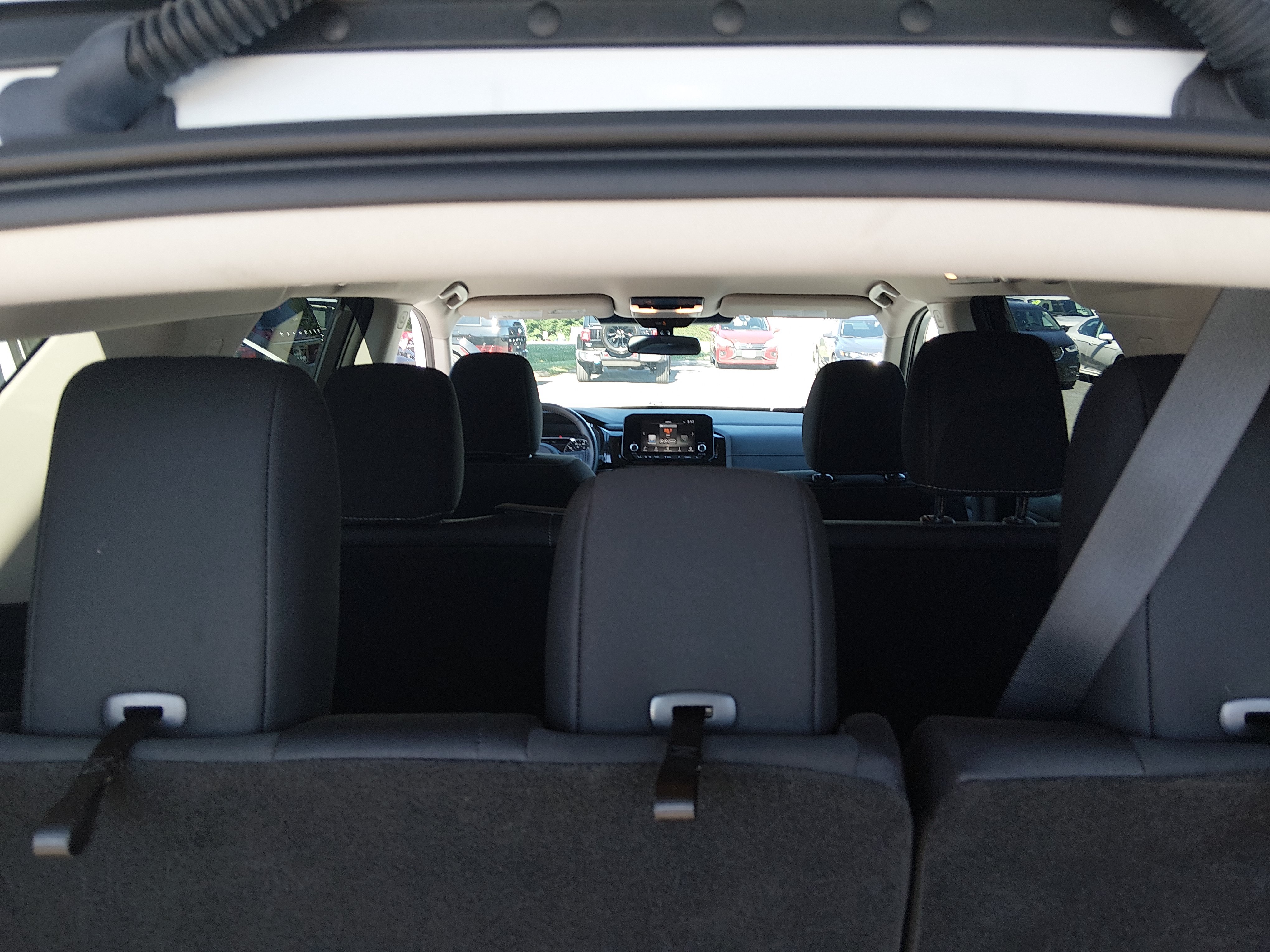 2025 Nissan Pathfinder SV - Photo 12