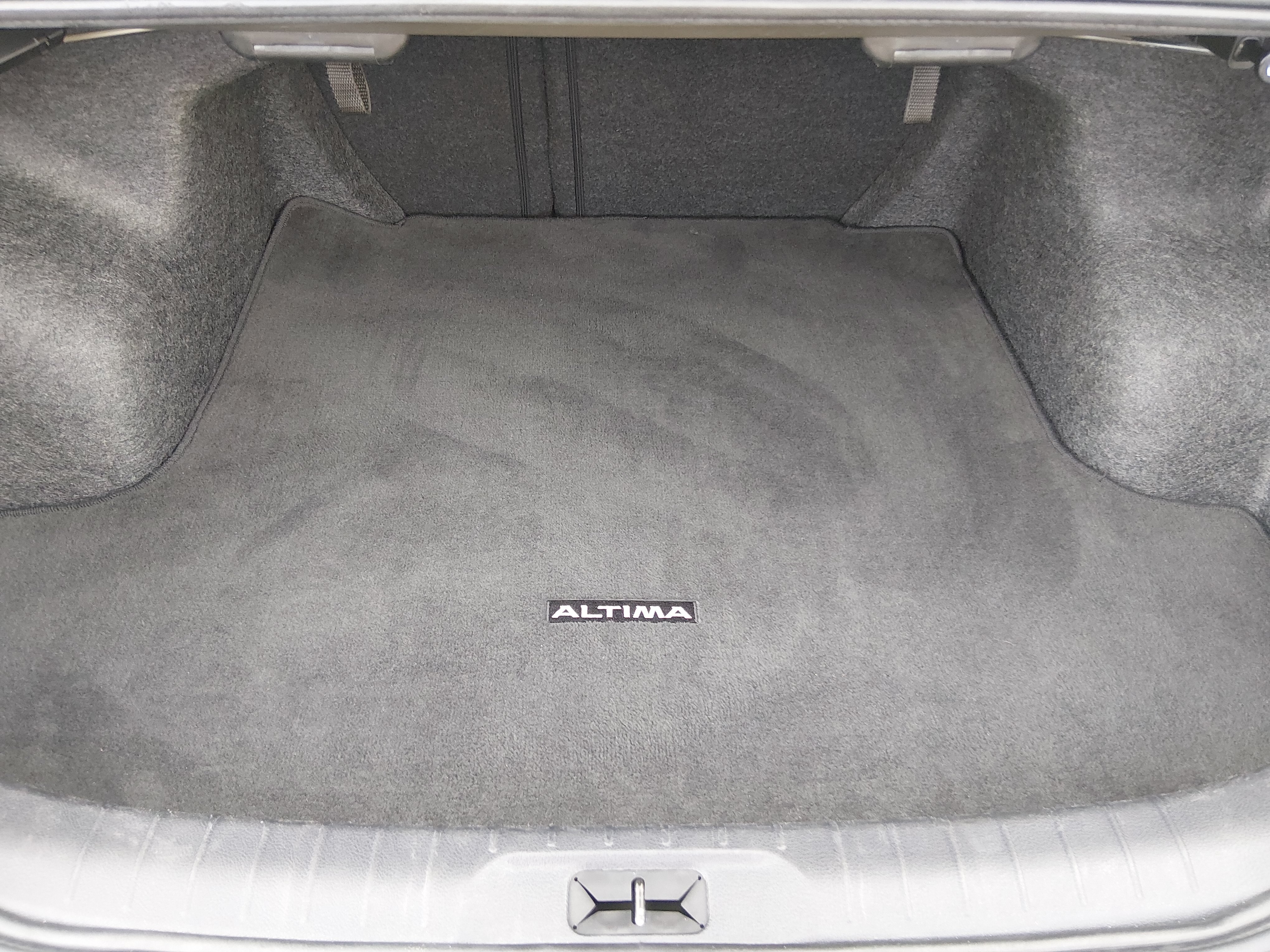 2025 Nissan Altima SV - Photo 11