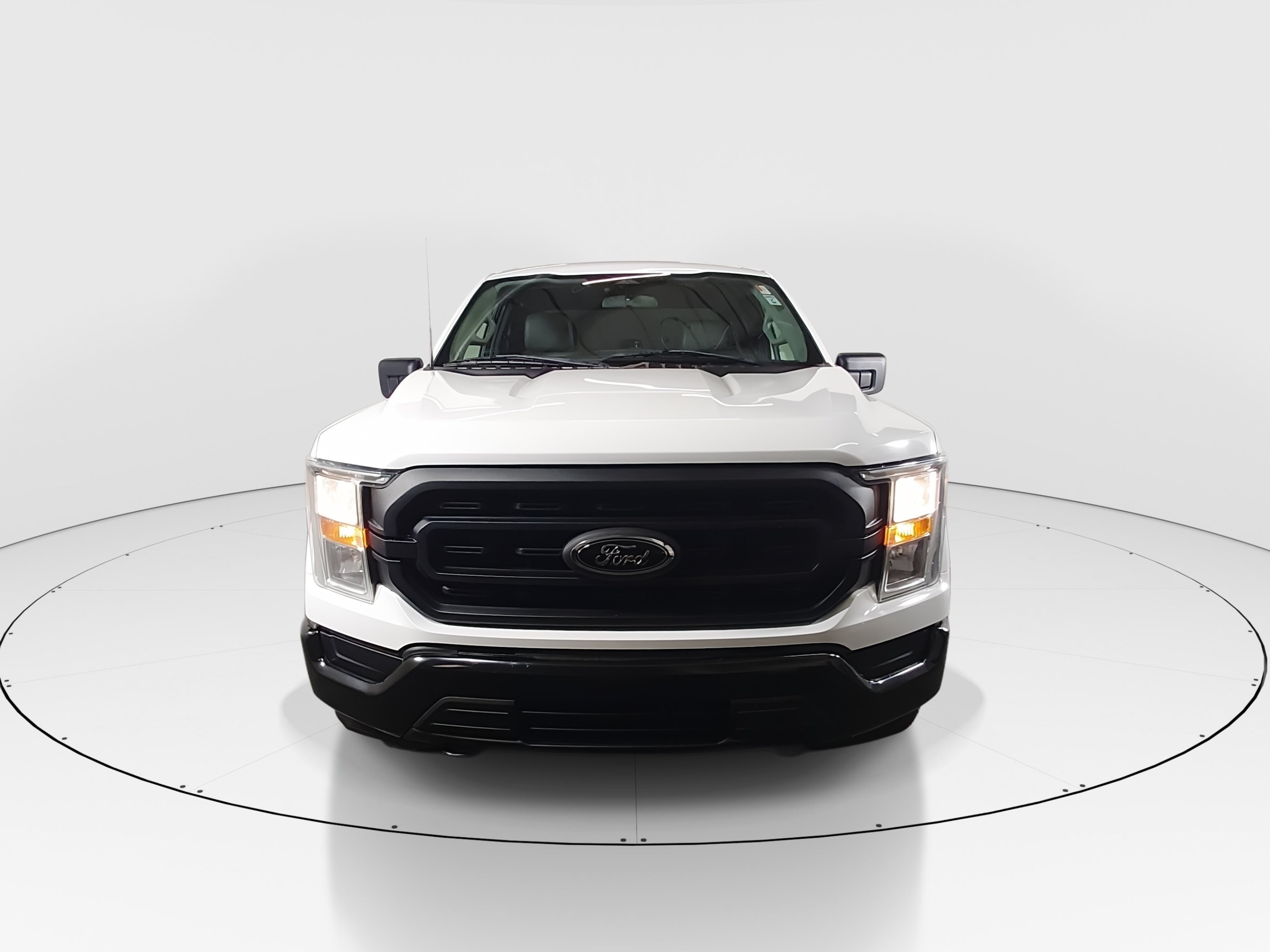 2022 Ford F-150 XL - Photo 2