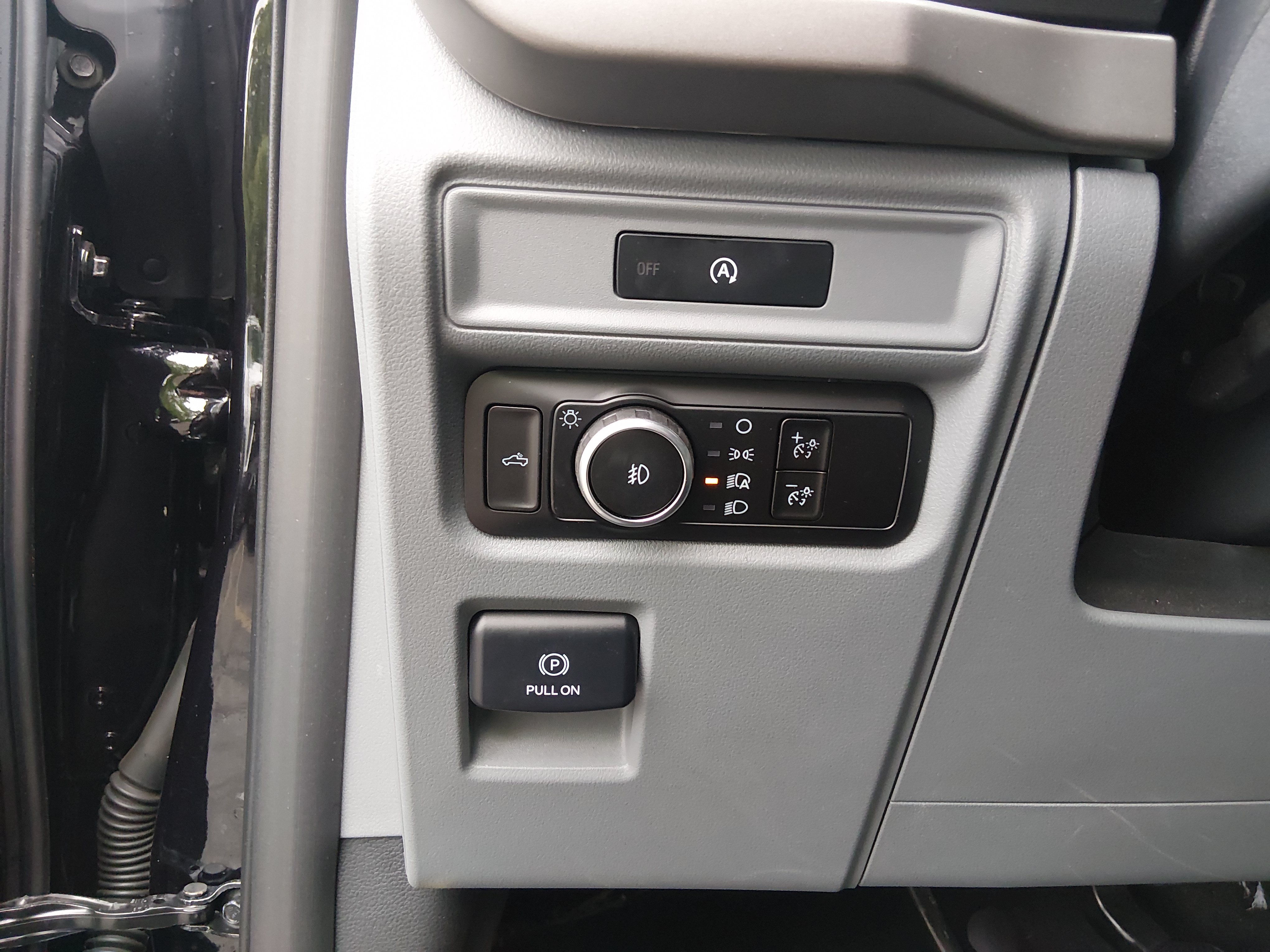 2025 Ford F-150 XLT - Photo 13