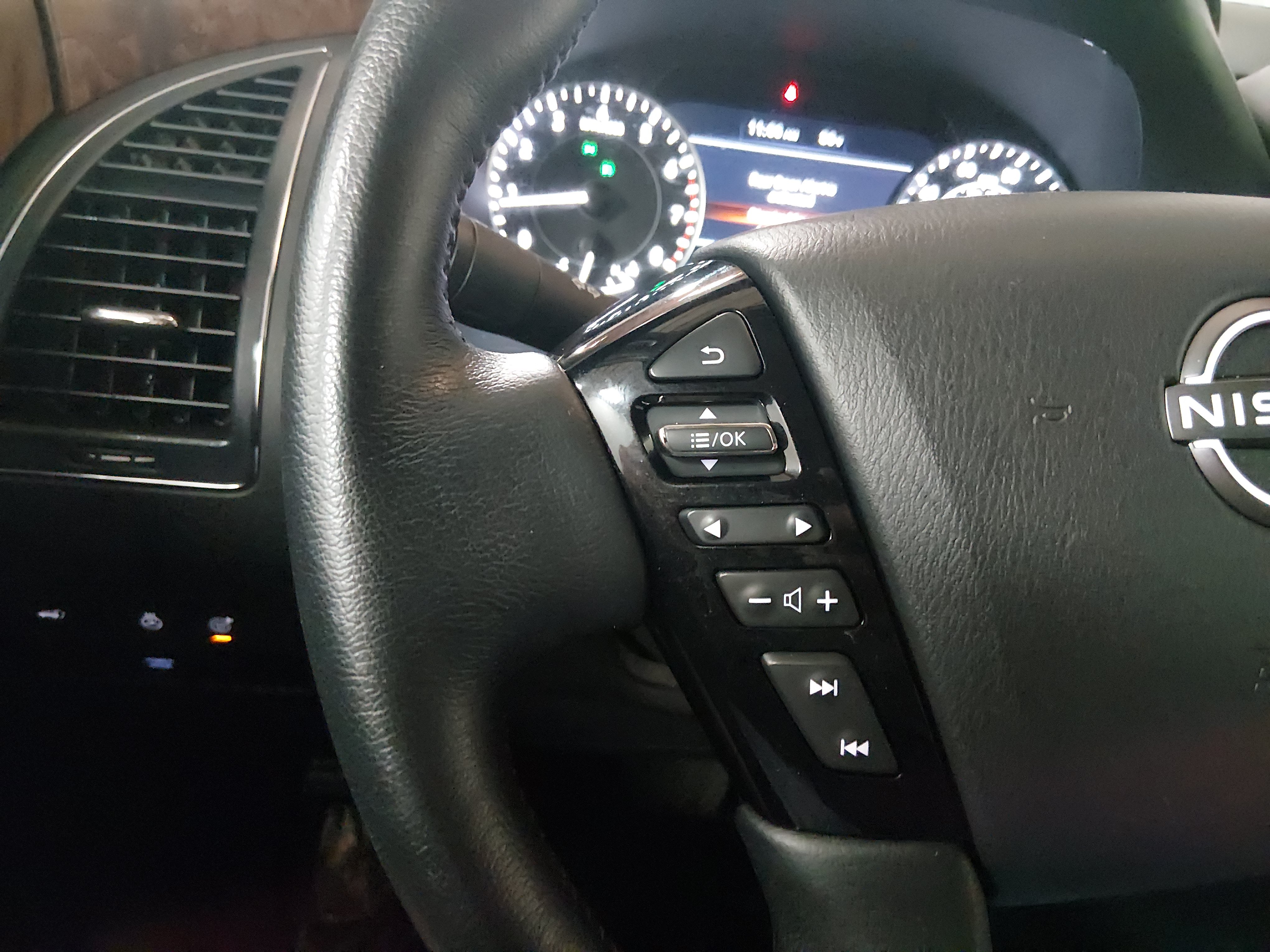 2024 Nissan Armada SL - Photo 12