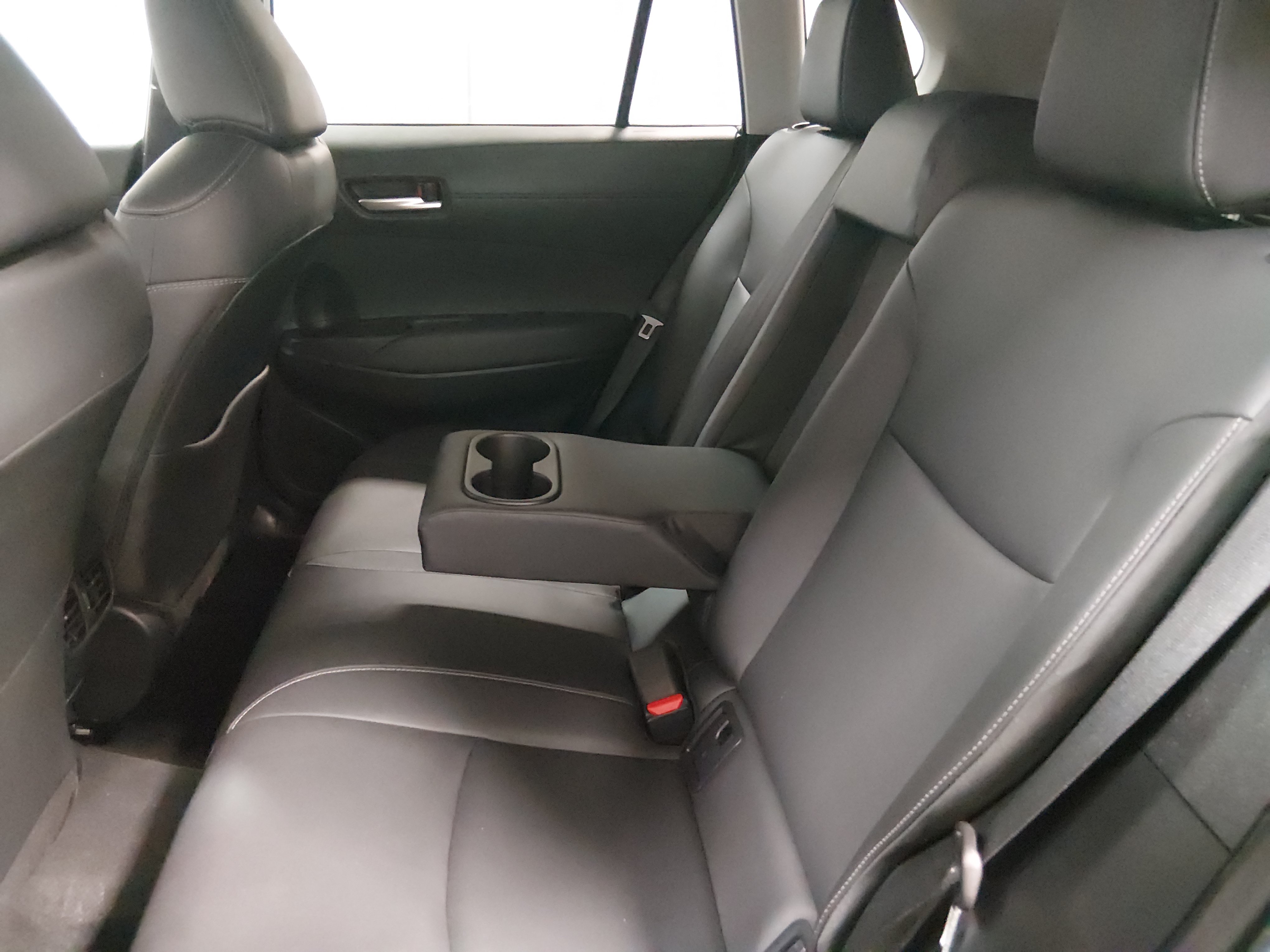 2024 Toyota Corolla Cross XLE - Photo 25