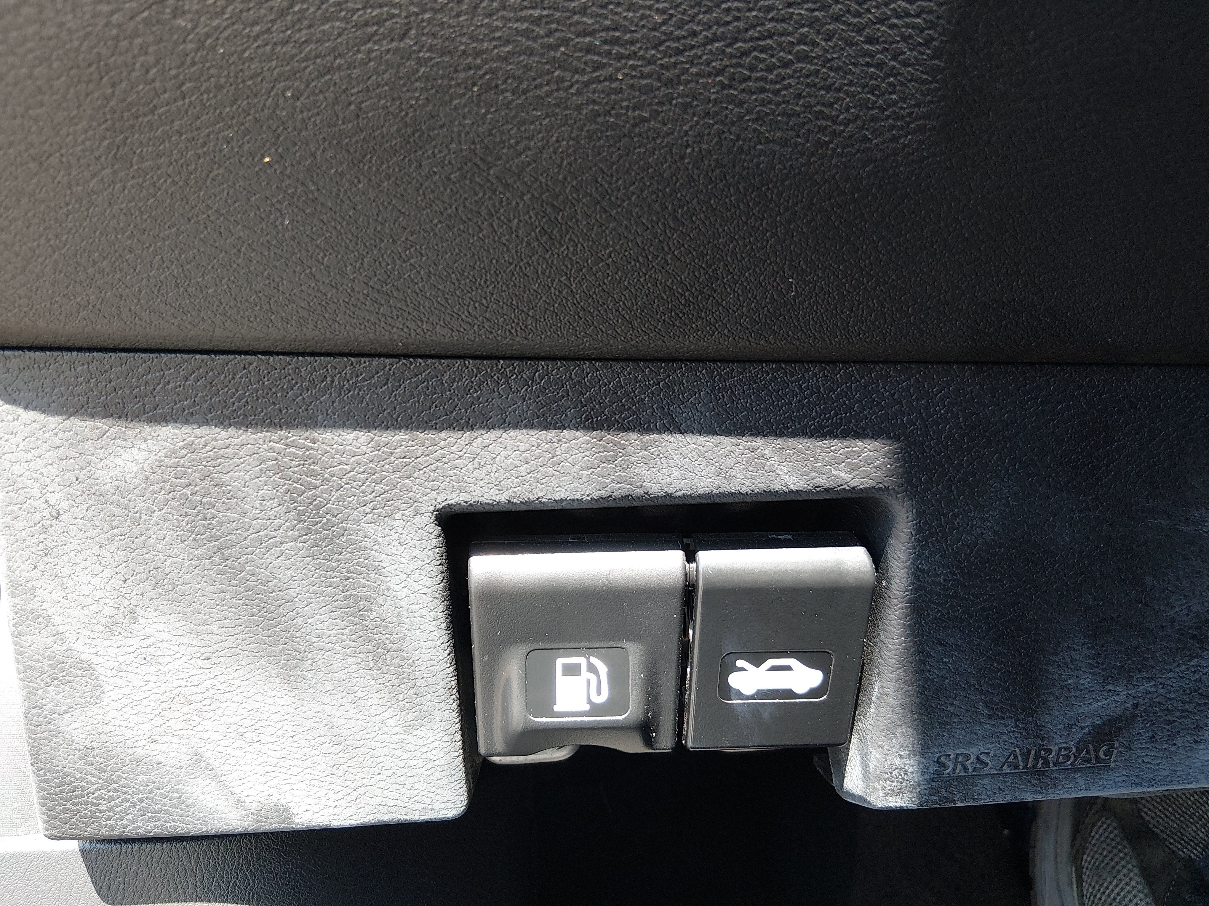 2025 Nissan Versa Sedan SV - Photo 13