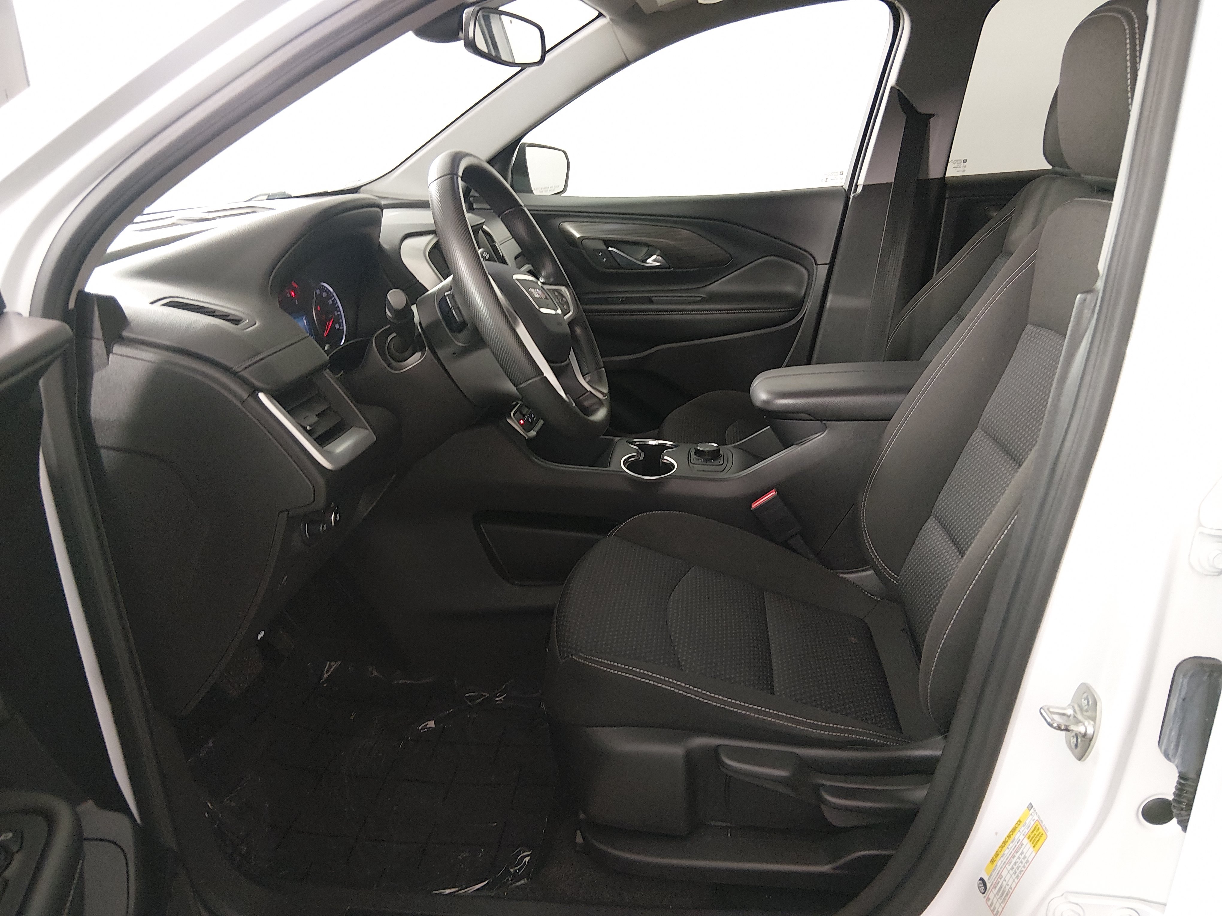 2024 GMC Terrain SLE - Photo 19