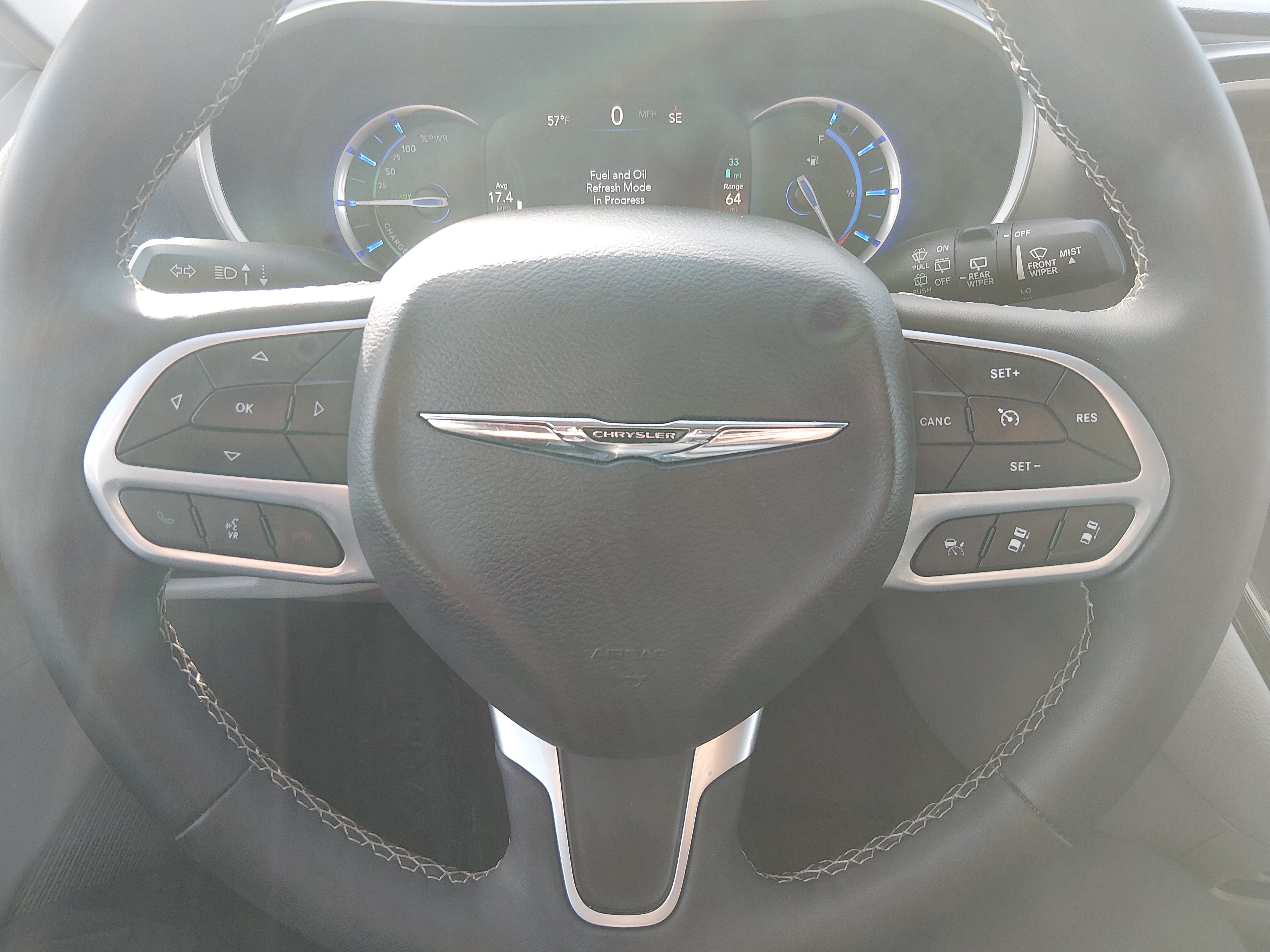 2023 Chrysler Pacifica Hybrid Touring L - Photo 12