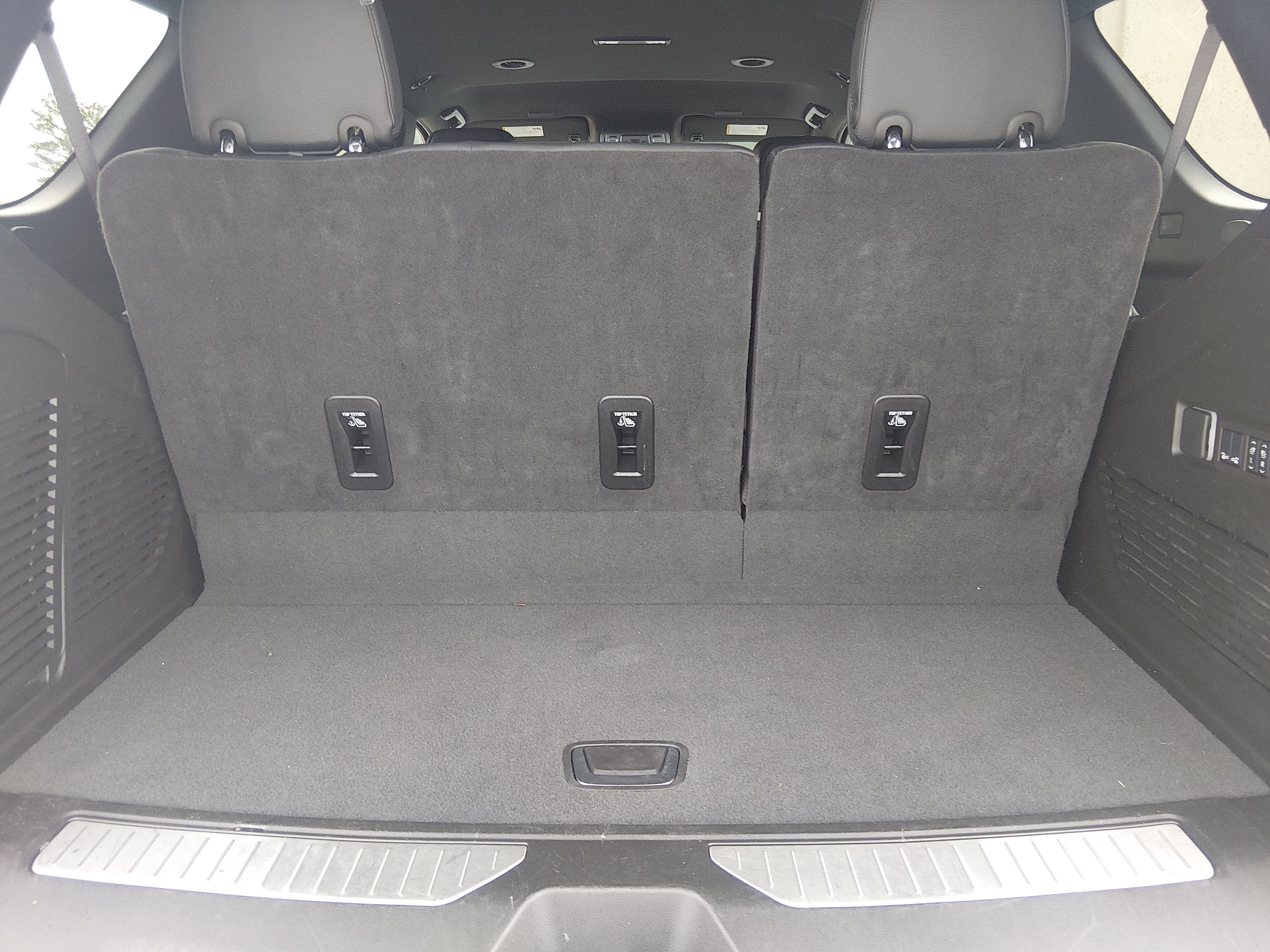 2025 GMC Yukon Denali - Photo 11