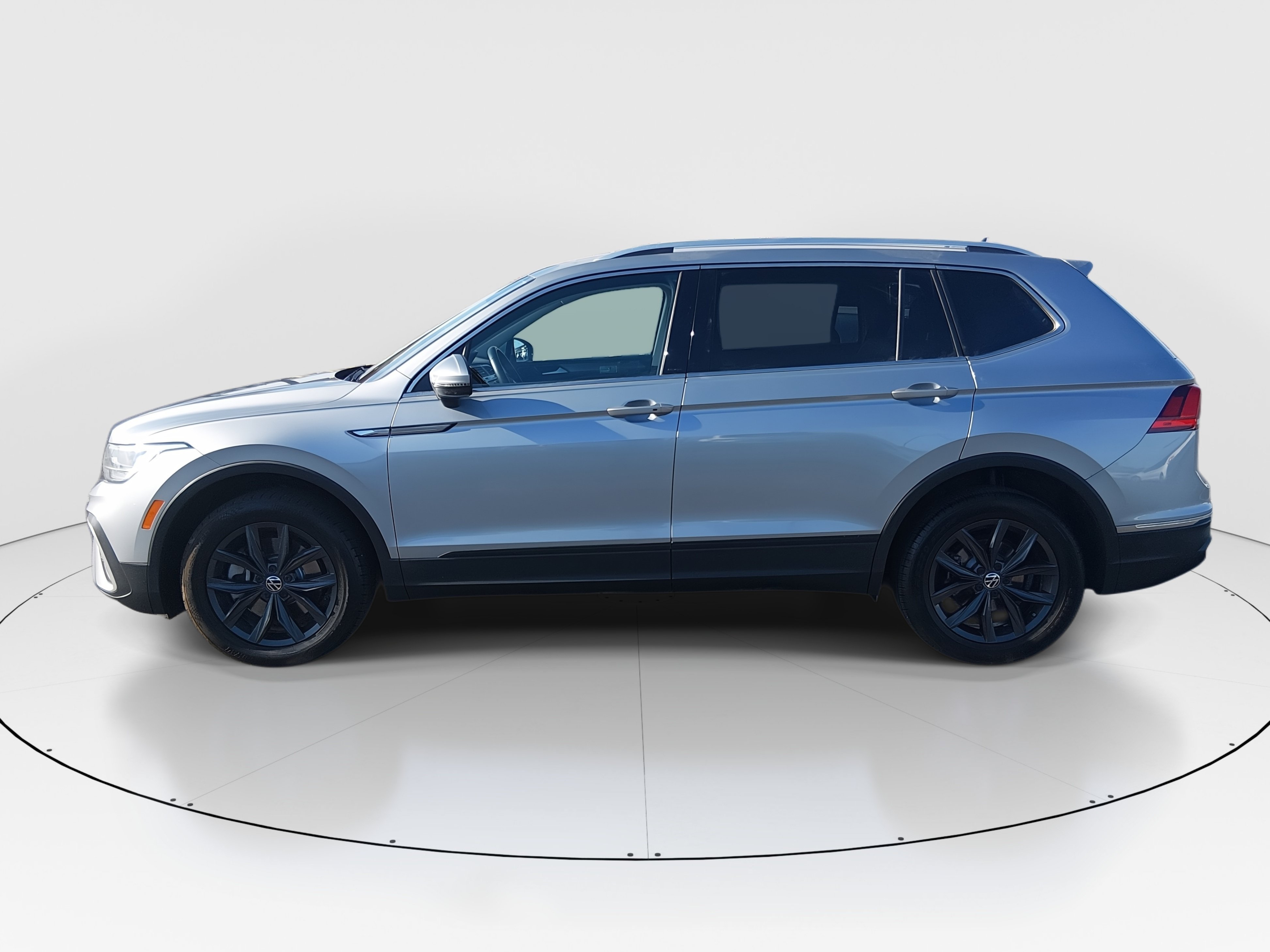 2024 Volkswagen Tiguan SE - Photo 4