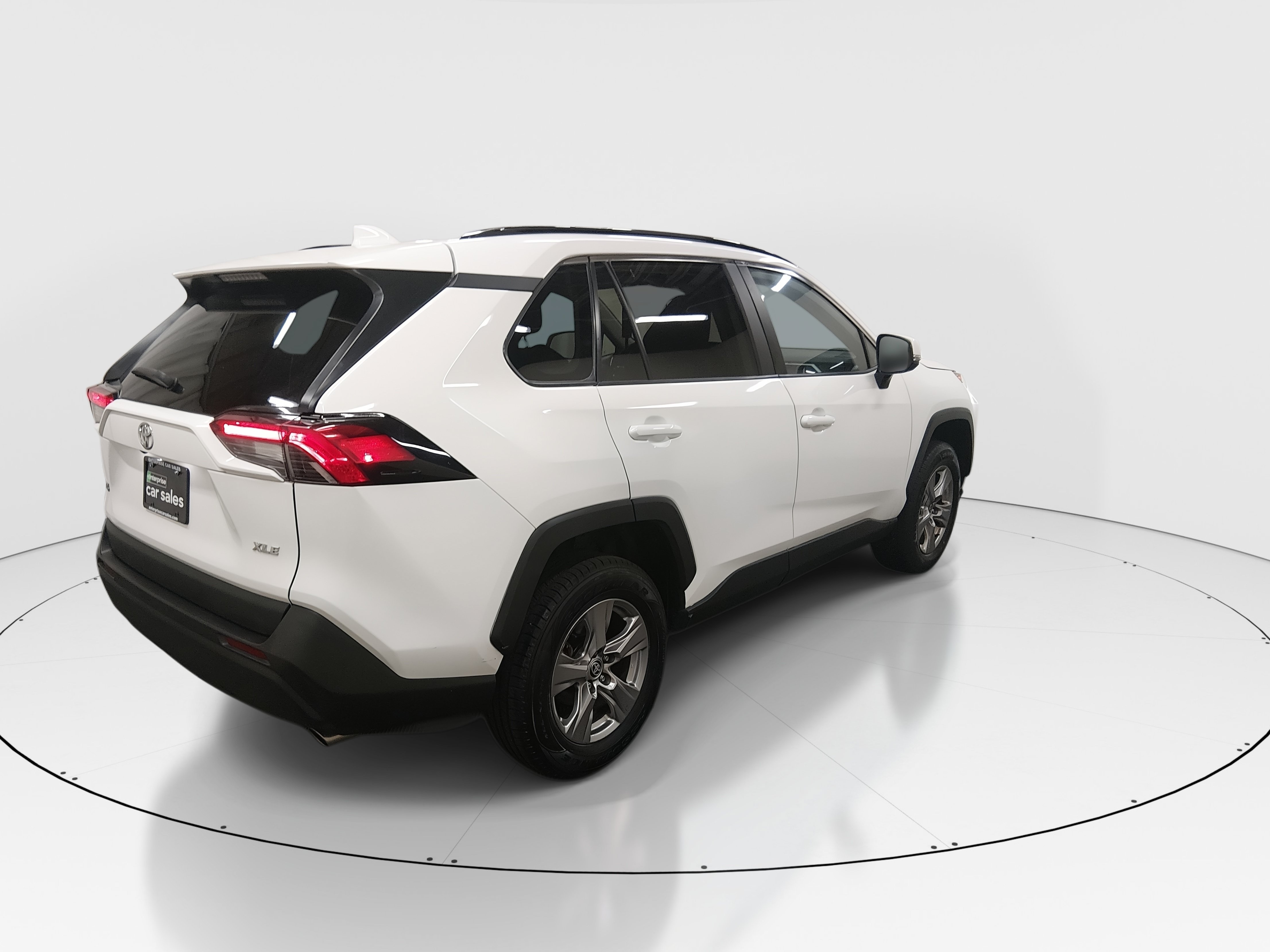 2024 Toyota RAV4 XLE - Photo 7