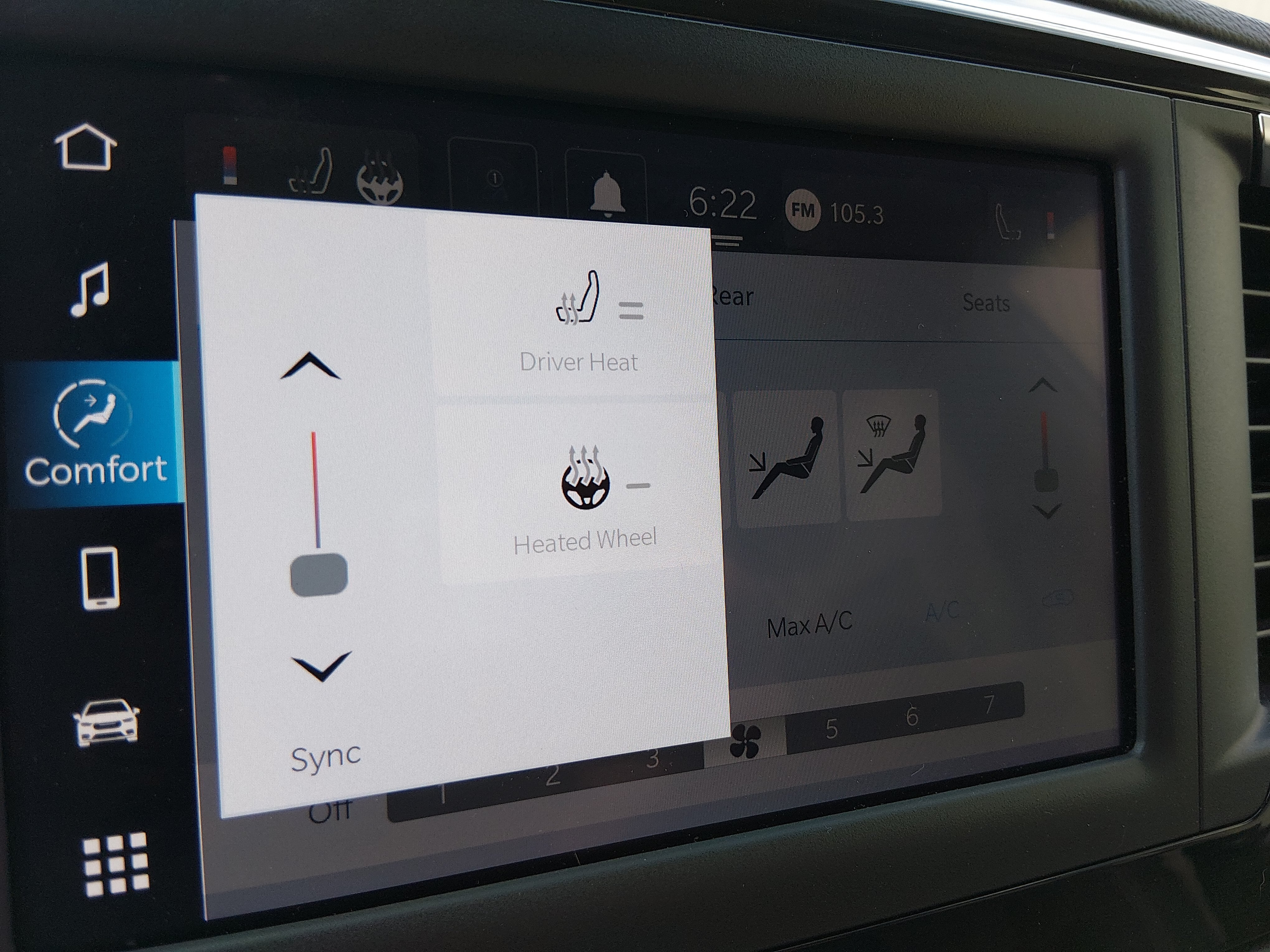 2023 Chrysler Voyager LX - Photo 18