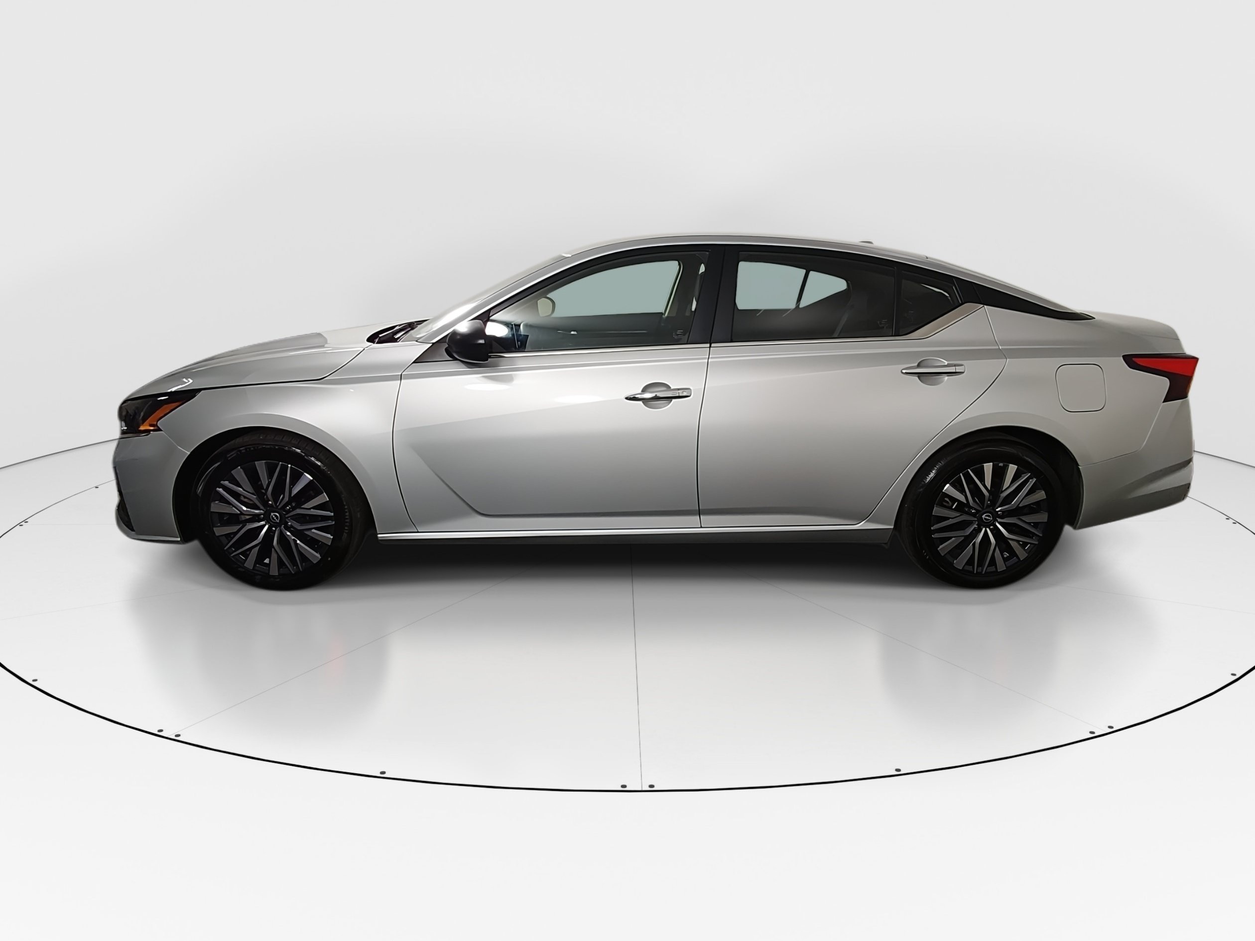 2024 Nissan Altima 2.5 SV Sedan 4