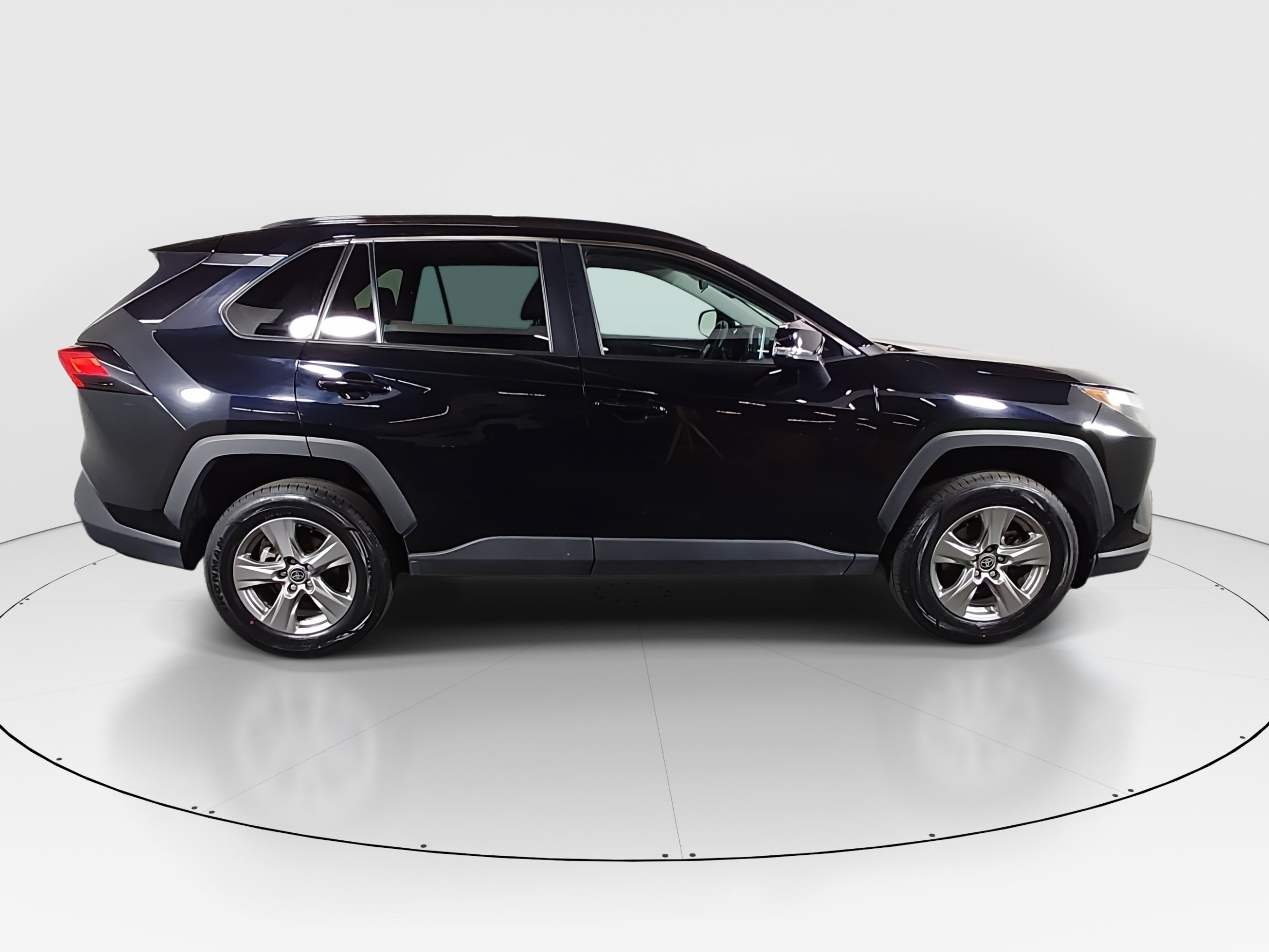 2024 Toyota RAV4 XLE - Photo 8