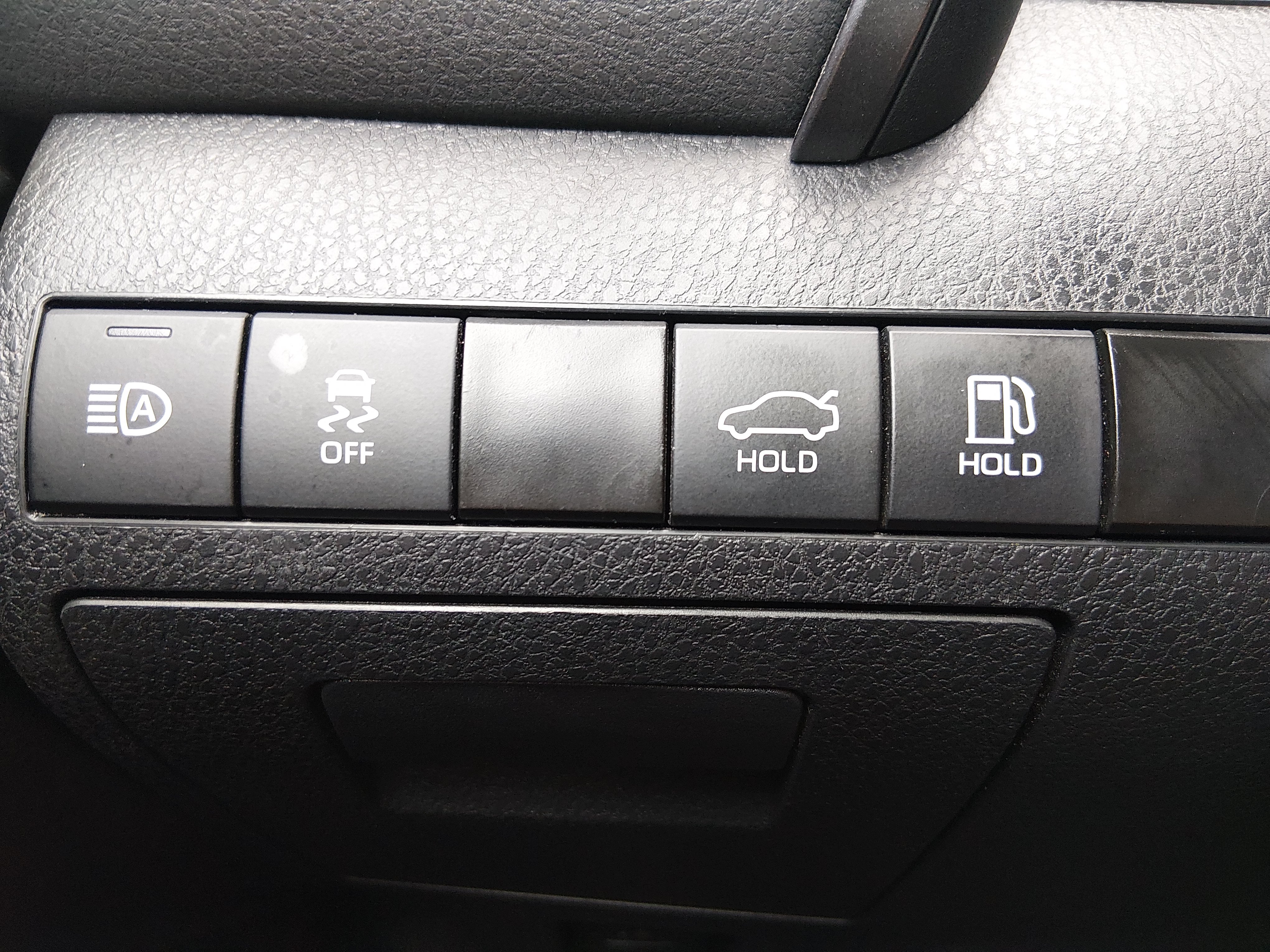 2024 Toyota Camry LE - Photo 18