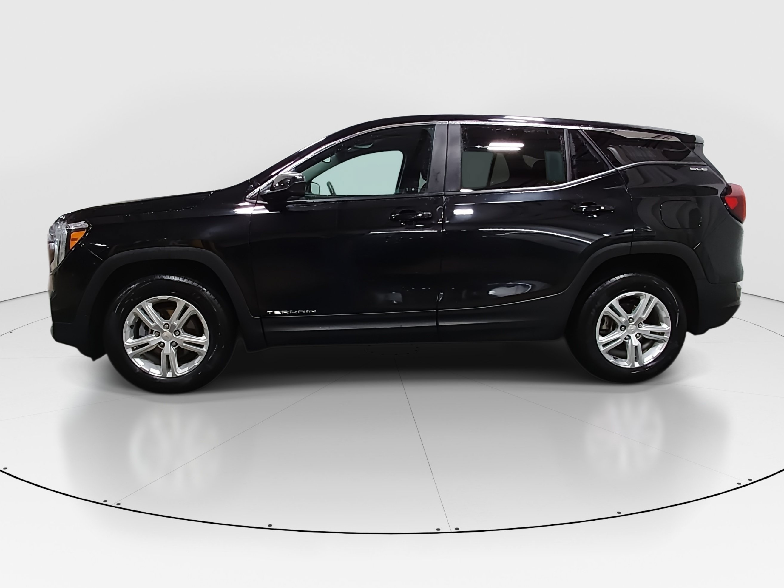 2024 GMC Terrain SLE - Photo 4