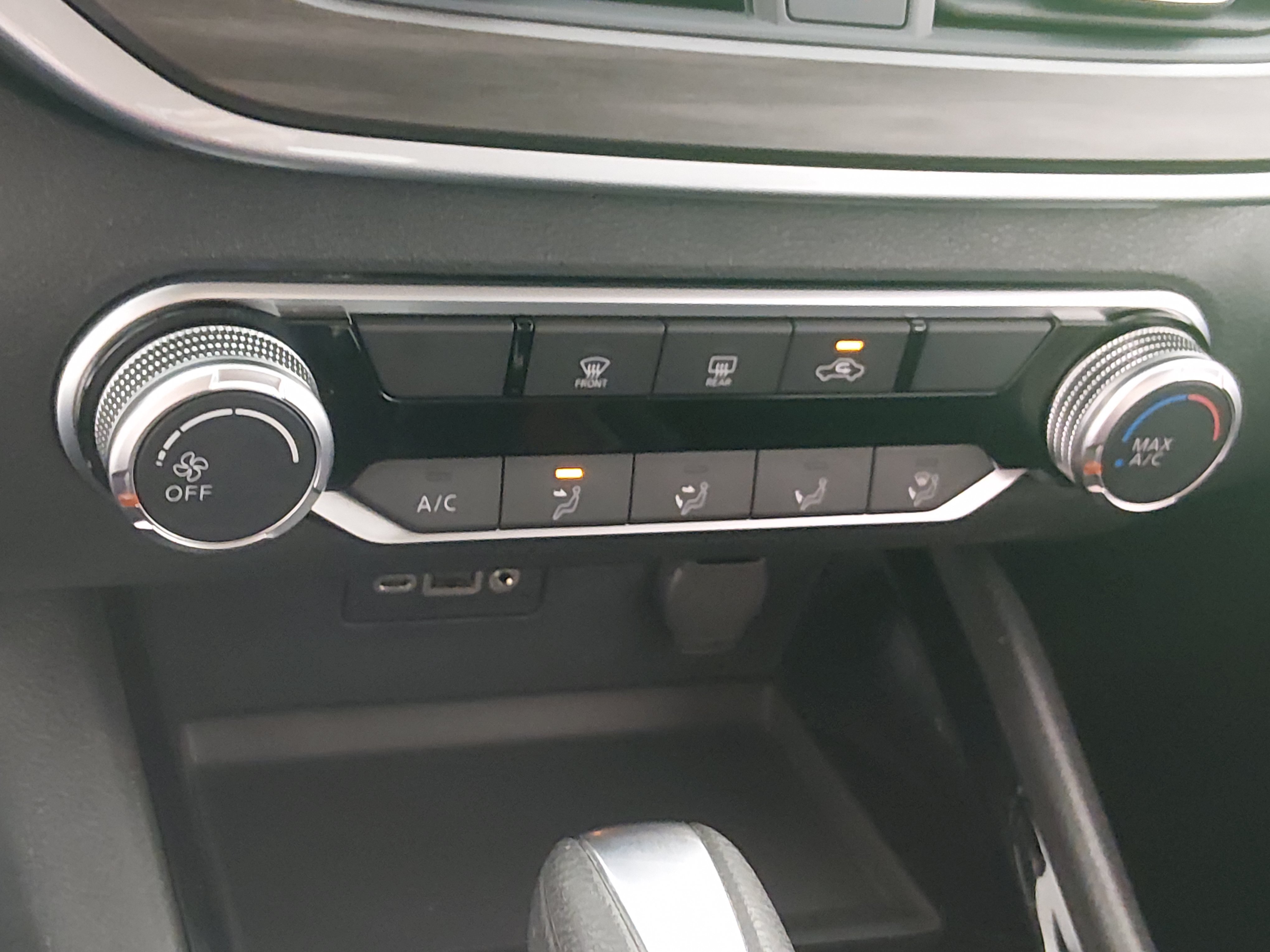 2024 Nissan Altima SV - Photo 18