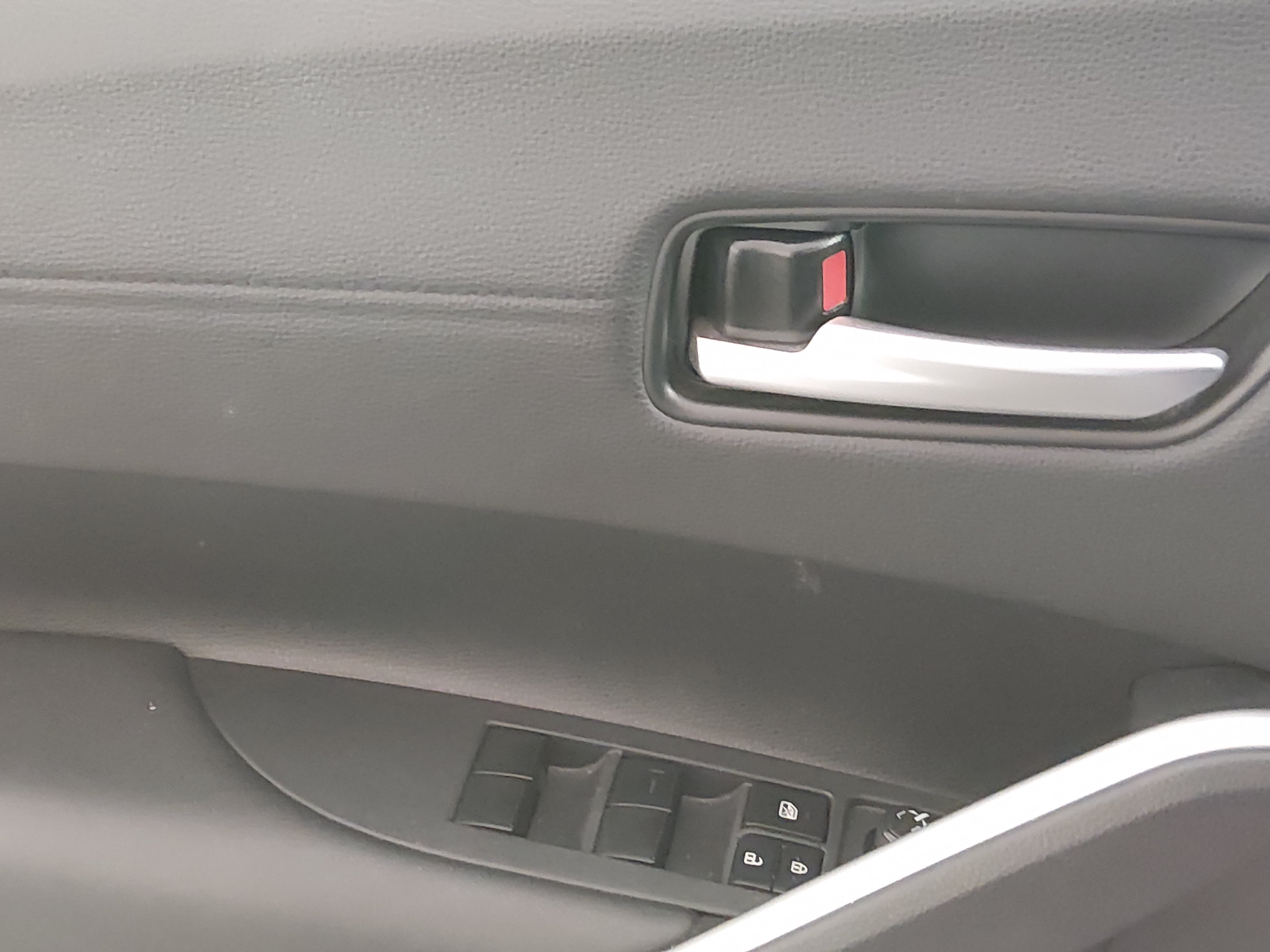 2023 Toyota Corolla Cross XLE - Photo 18