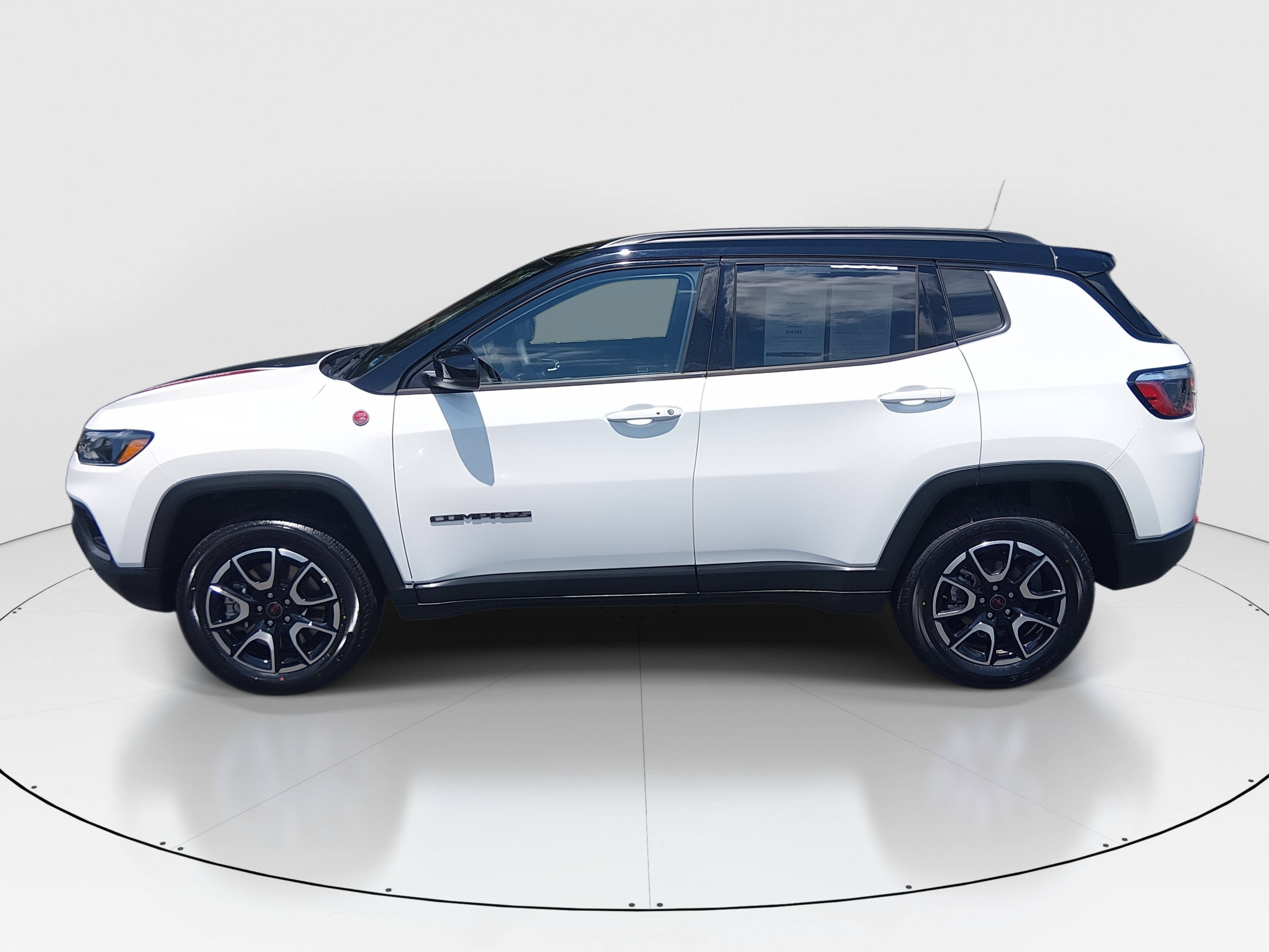 2026 Jeep Compass Trailhawk - Photo 4