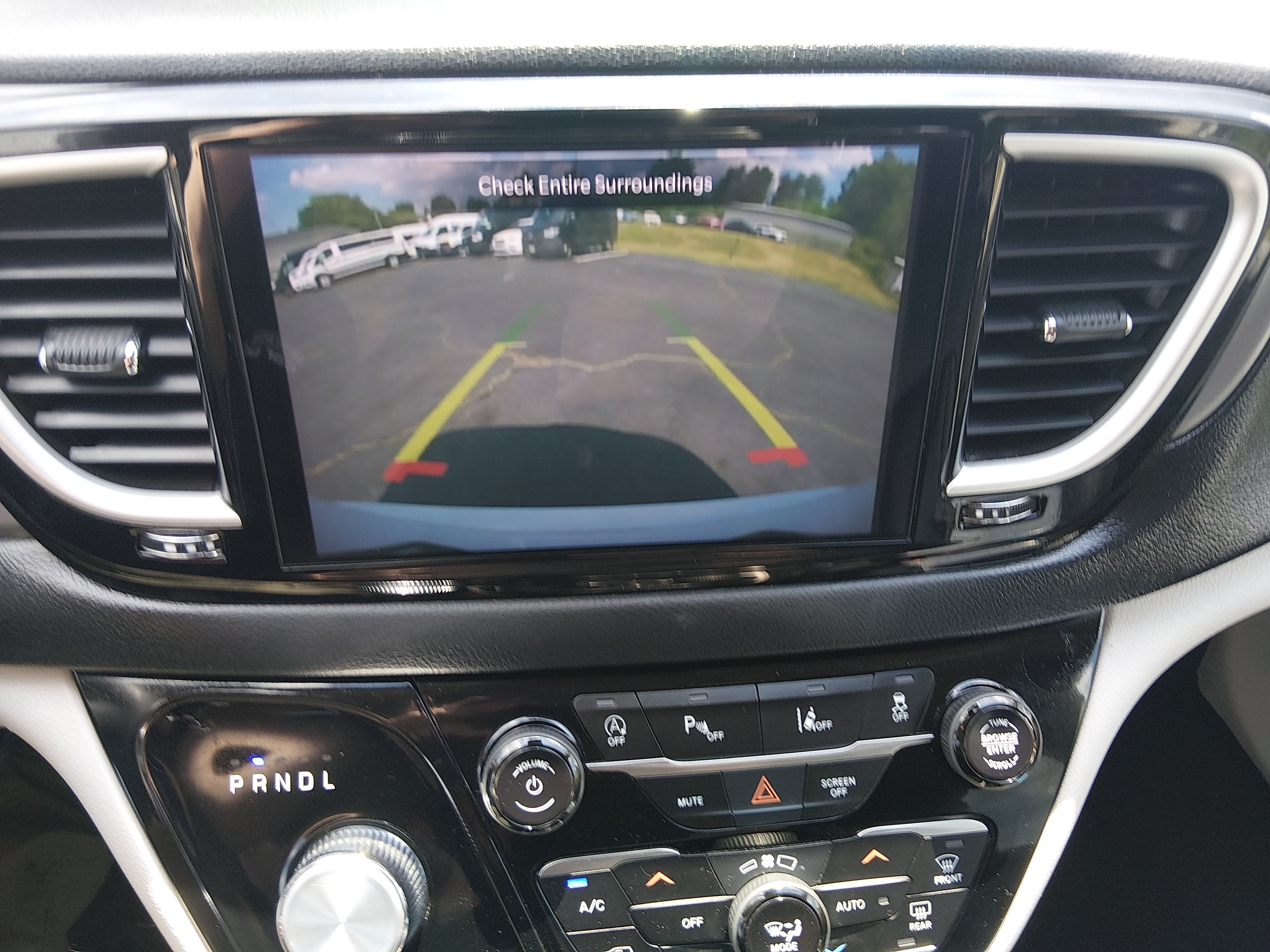 2023 Chrysler Pacifica Touring L - Photo 16
