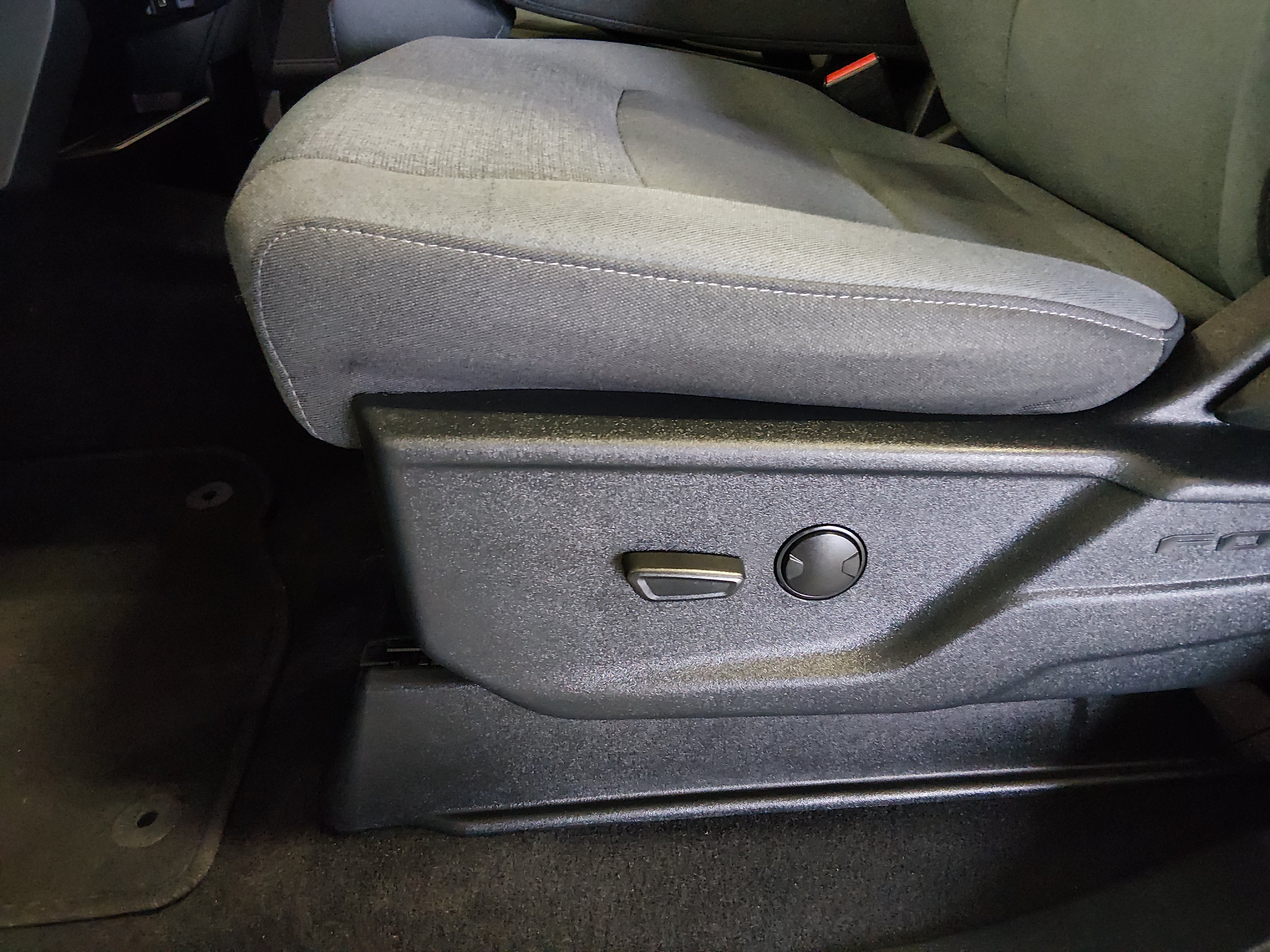 2025 Ford F-150 XLT - Photo 14